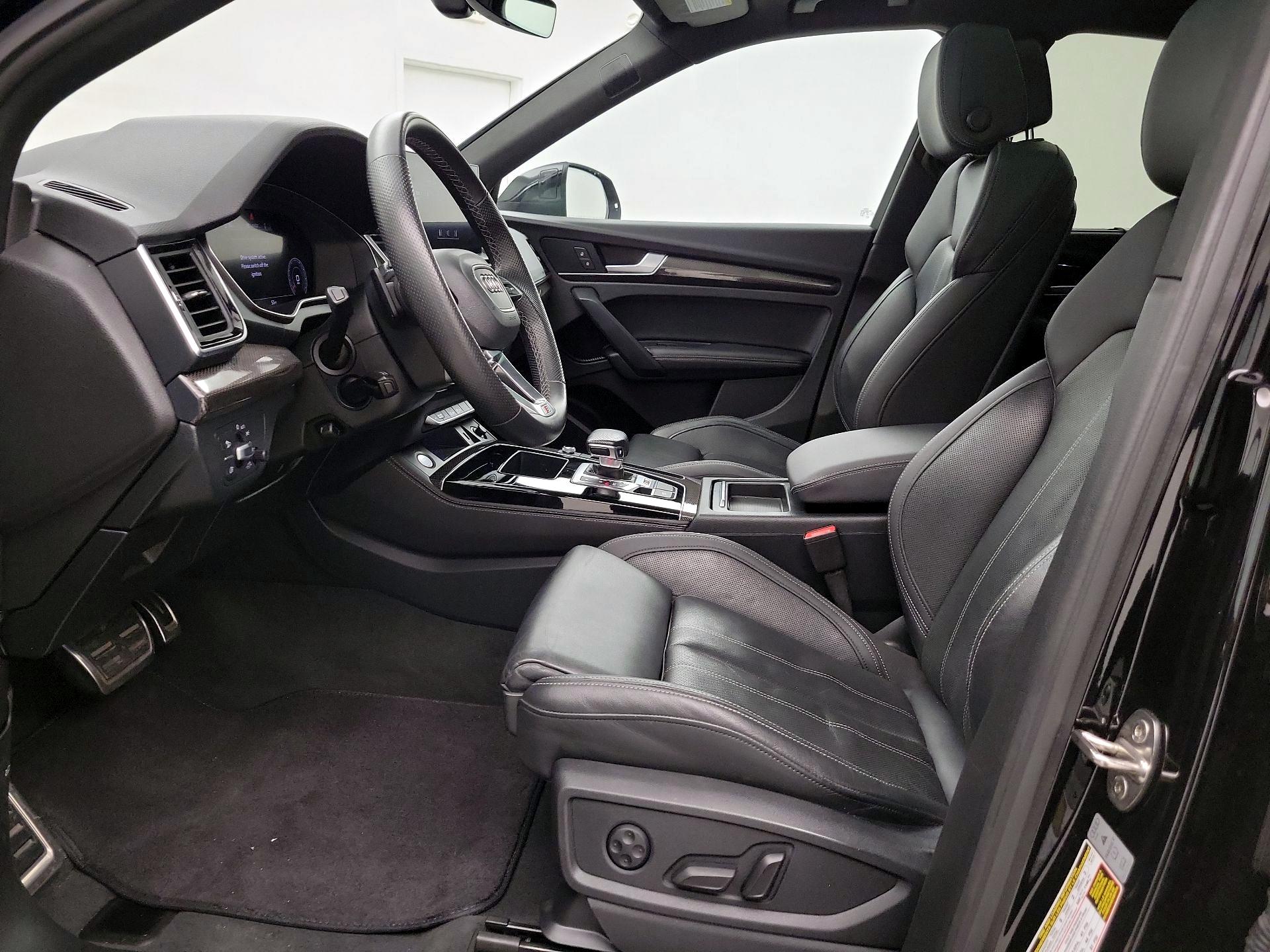 Thumbnail: 2022 Audi SQ5 - 11