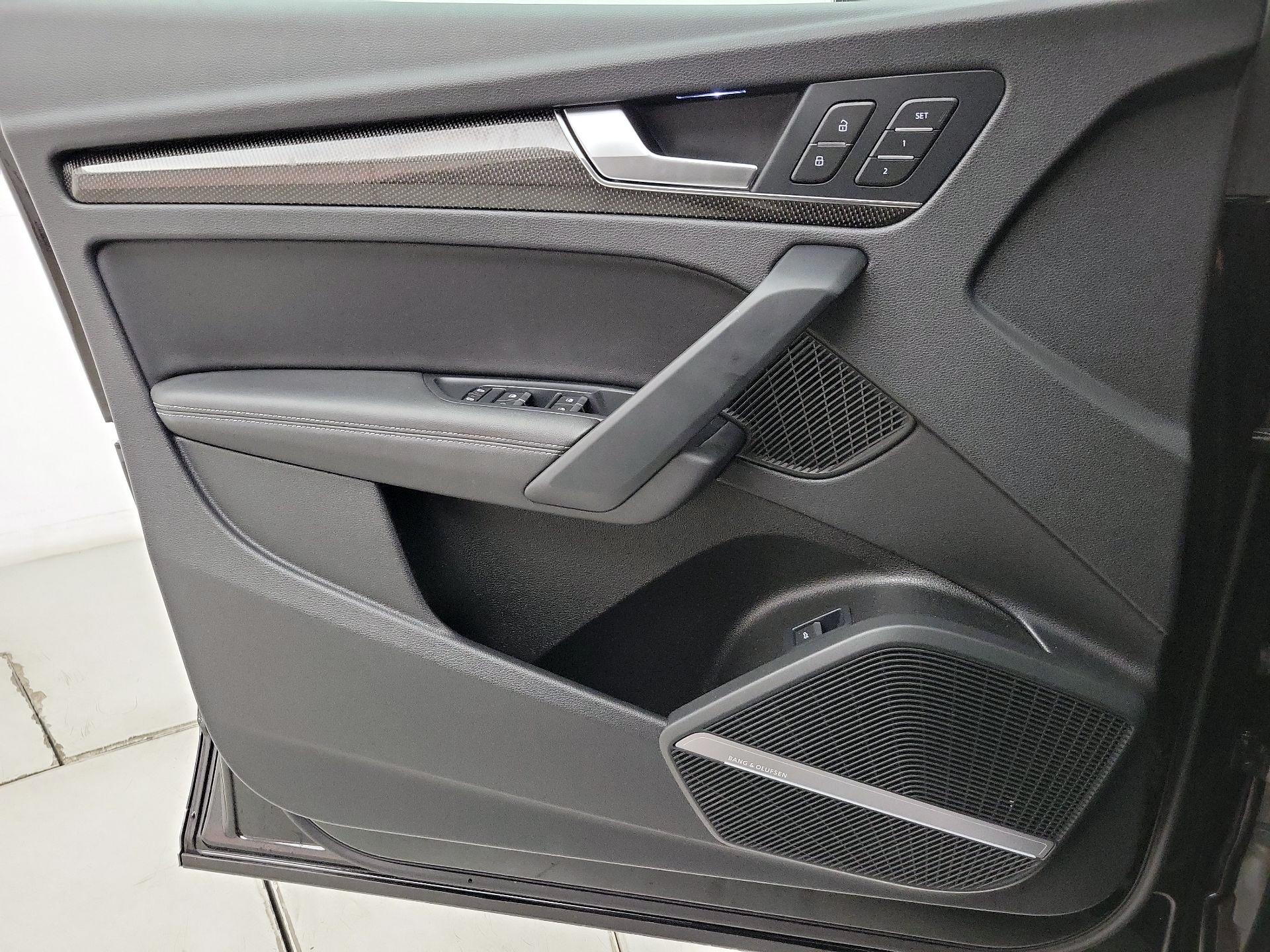 Thumbnail: 2022 Audi SQ5 - 12