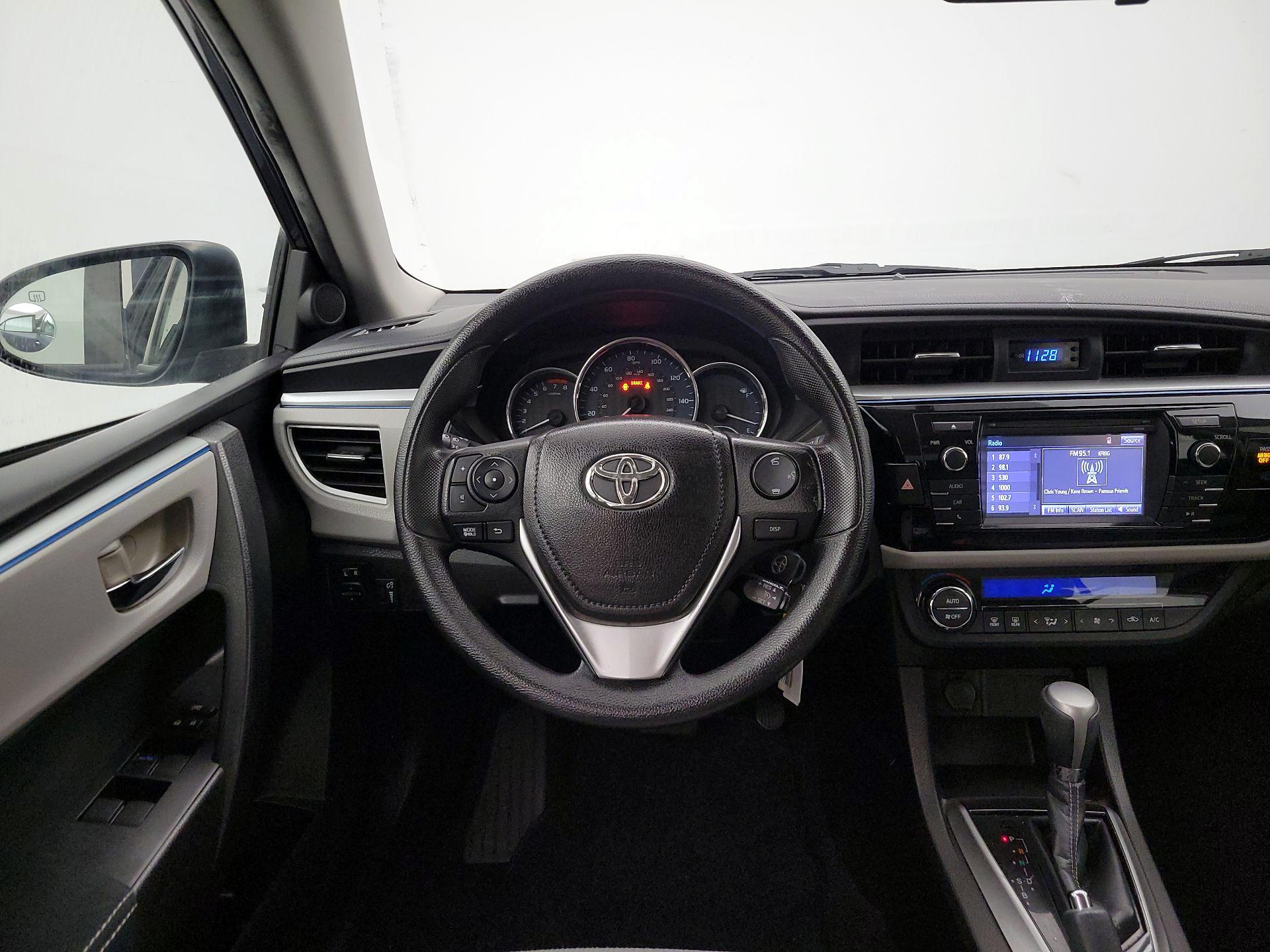 Thumbnail: 2015 Toyota Corolla - 10