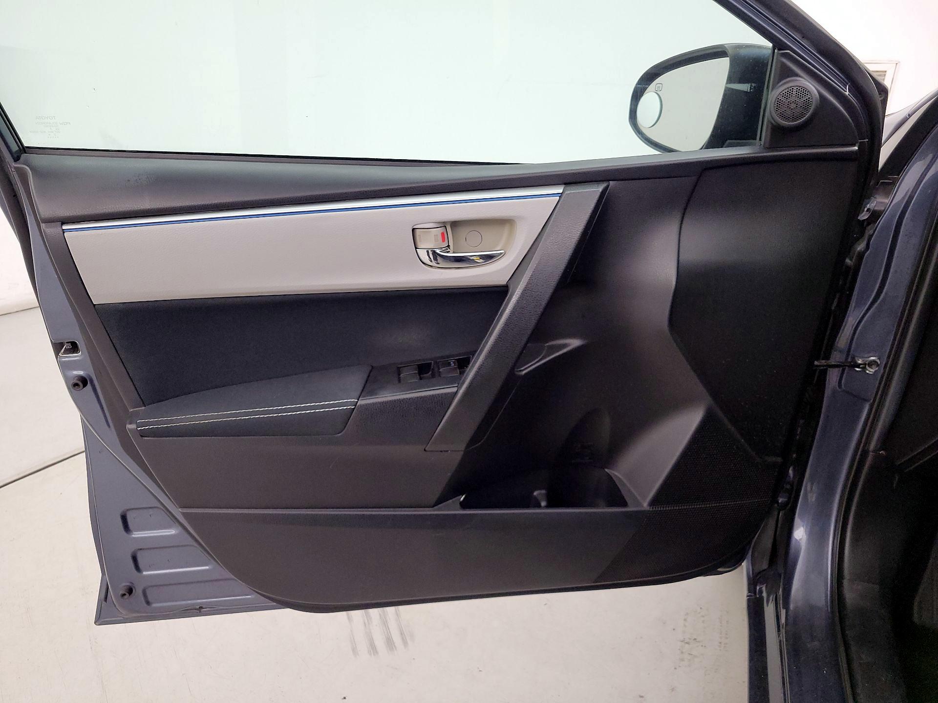 Thumbnail: 2015 Toyota Corolla - 12