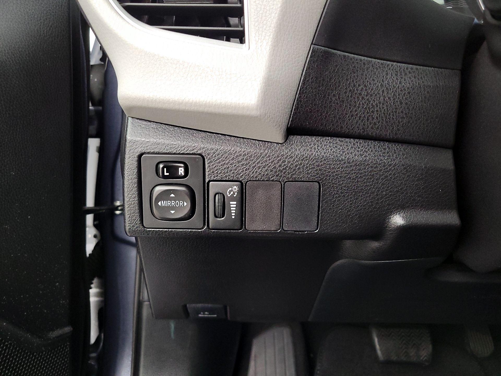 Thumbnail: 2015 Toyota Corolla - 13