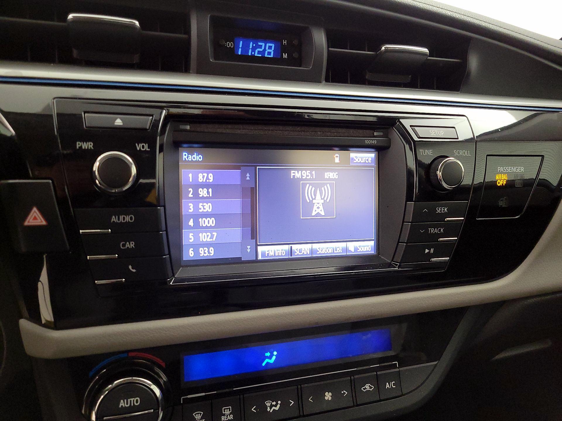 Thumbnail: 2015 Toyota Corolla - 15