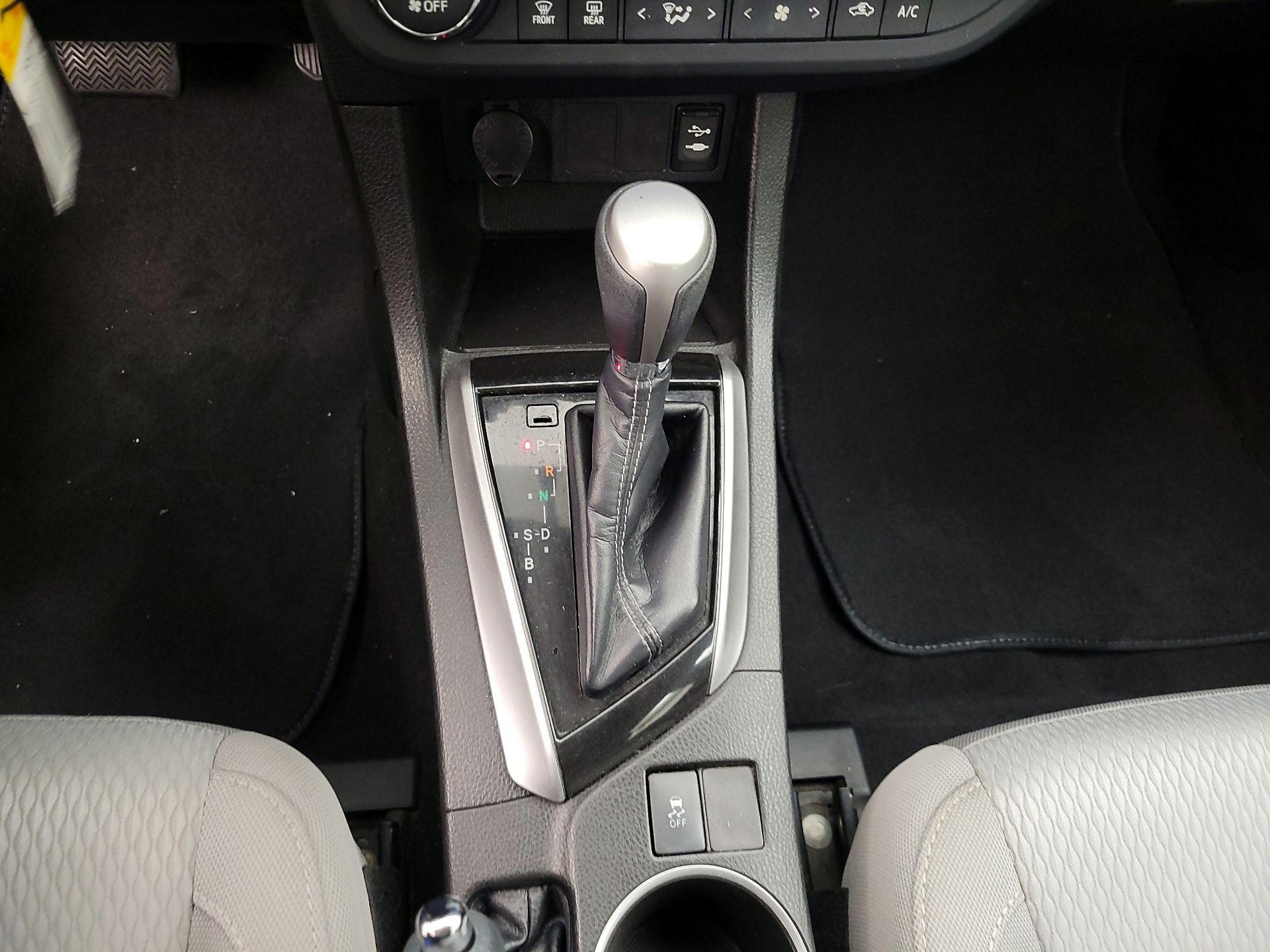 Thumbnail: 2015 Toyota Corolla - 17