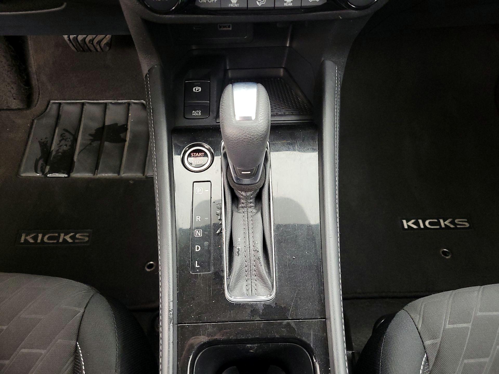 Thumbnail: 2021 Nissan Kicks - 16