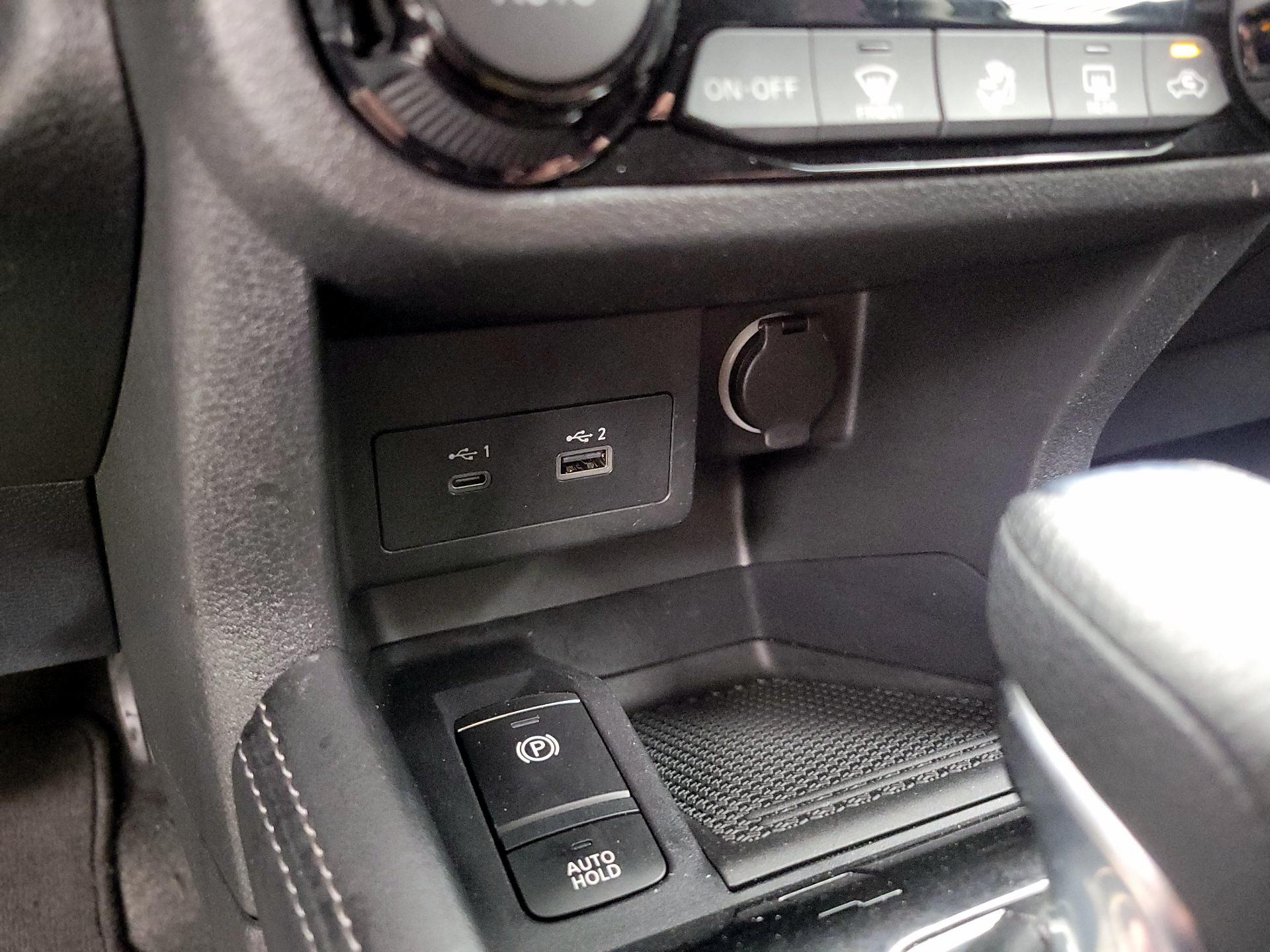 Thumbnail: 2021 Nissan Kicks - 17