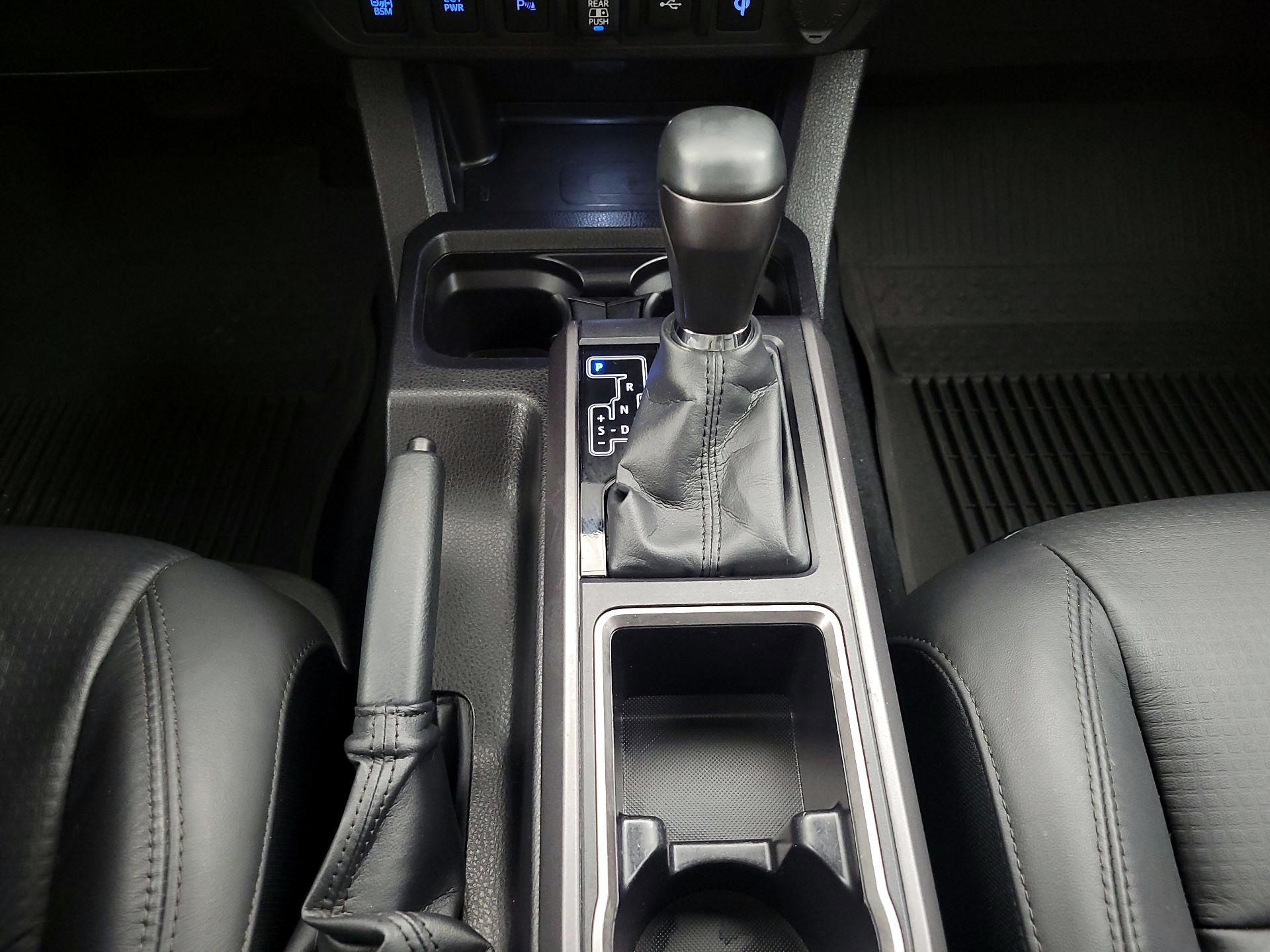 Thumbnail: 2022 Toyota Tacoma - 18