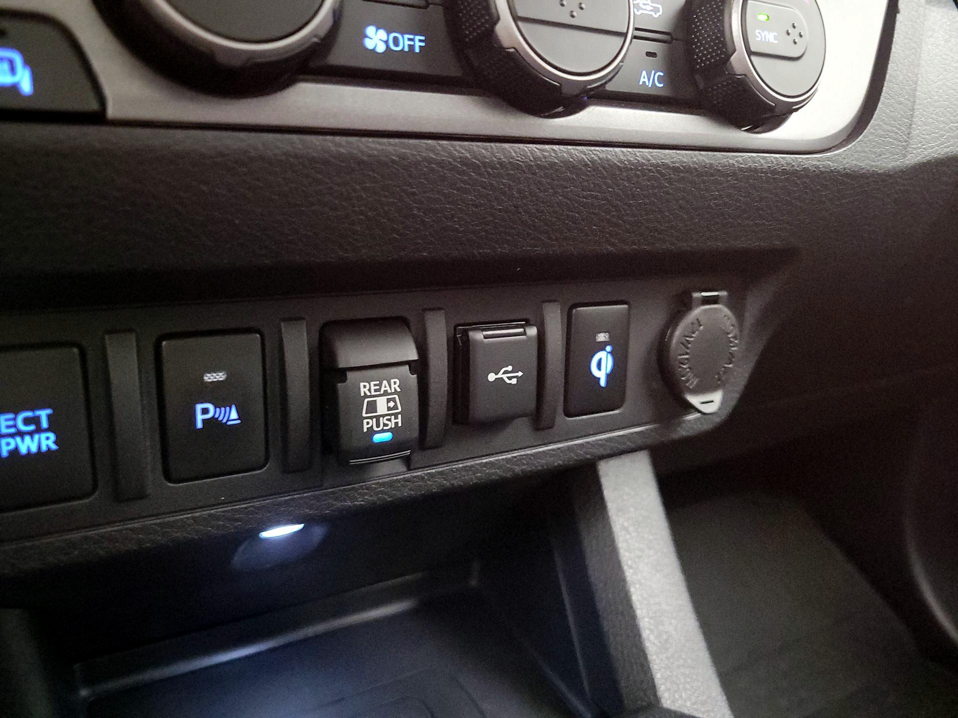 Thumbnail: 2022 Toyota Tacoma - 19