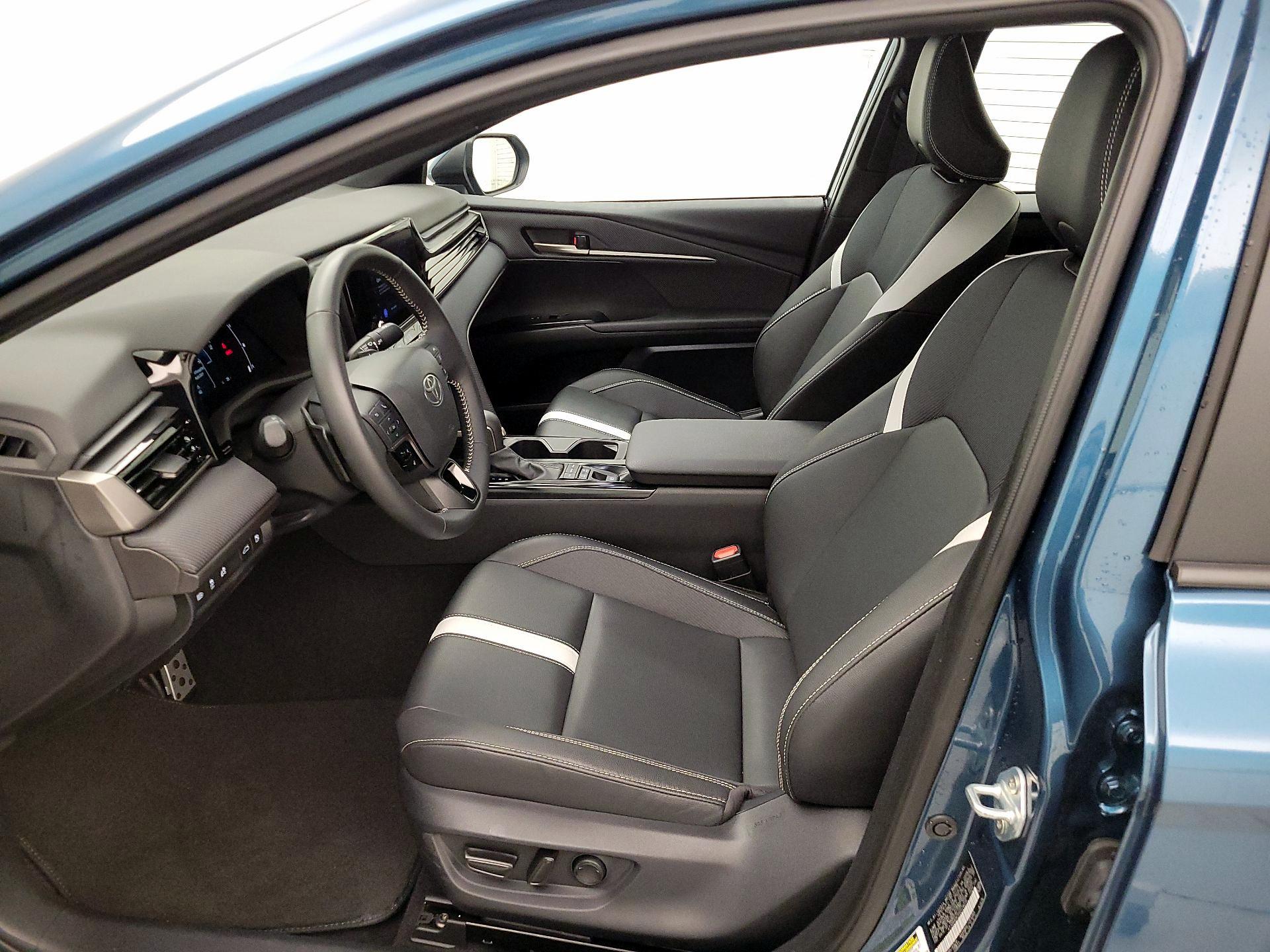 Thumbnail: 2025 Toyota Camry - 11