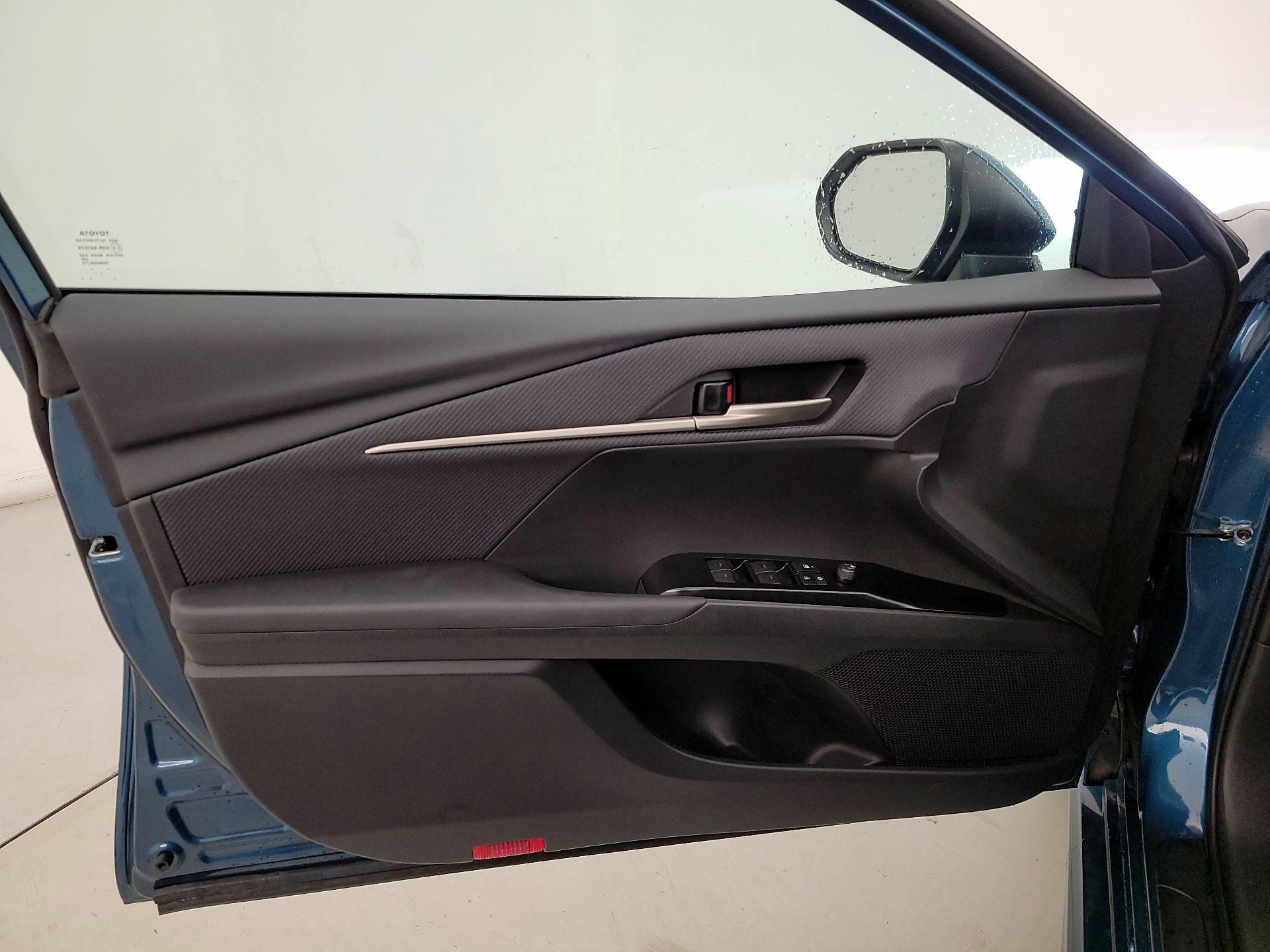 Thumbnail: 2025 Toyota Camry - 12