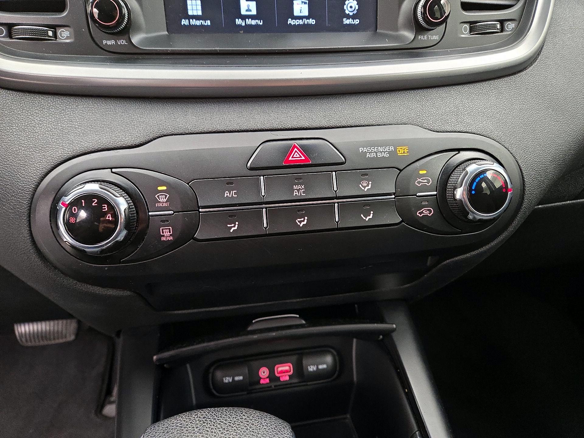 Thumbnail: 2019 Kia Sorento - 16