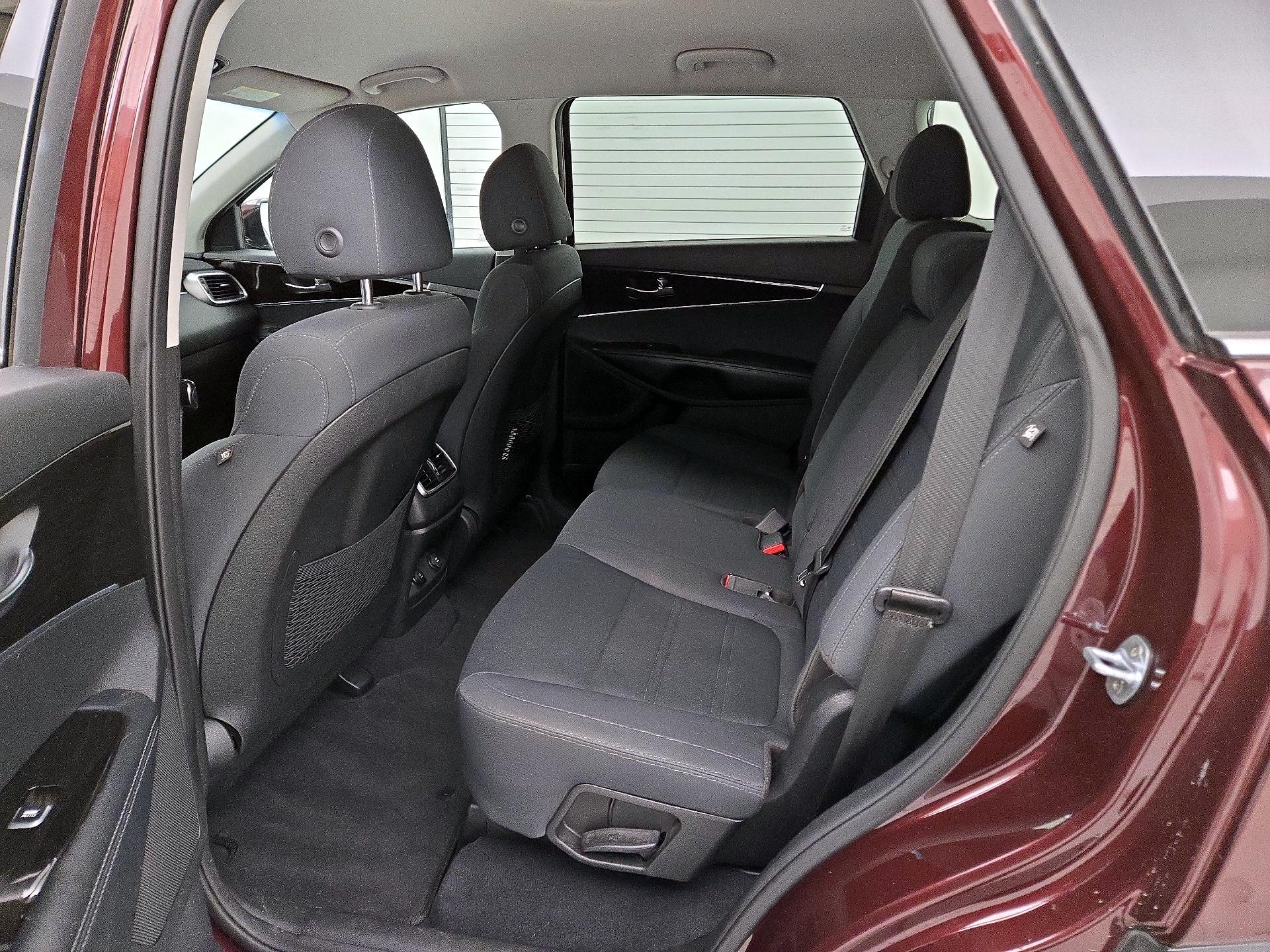 Thumbnail: 2019 Kia Sorento - 19