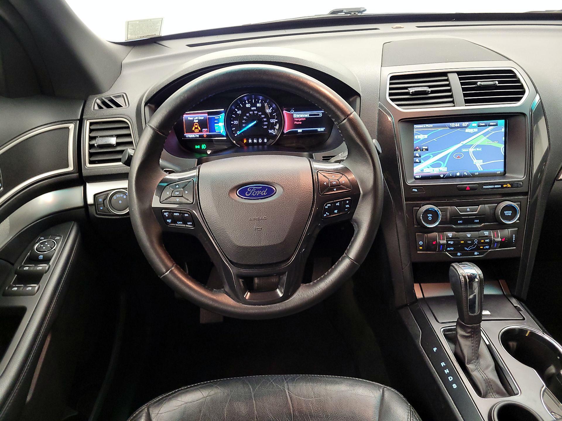 Thumbnail: 2016 Ford Explorer - 10
