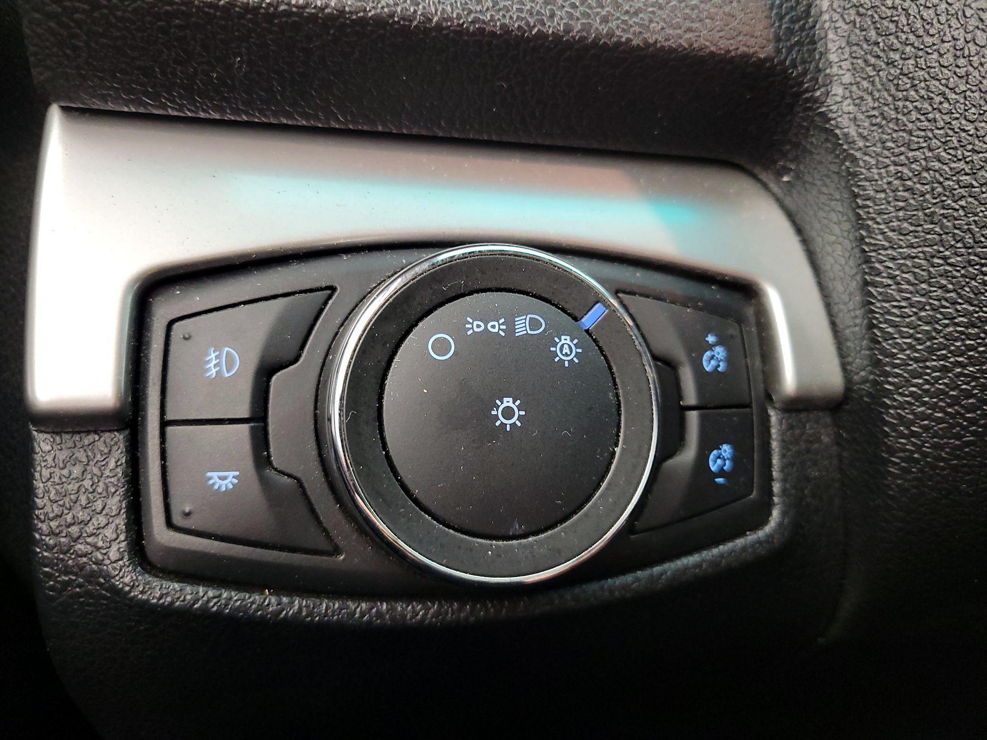 Thumbnail: 2016 Ford Explorer - 13