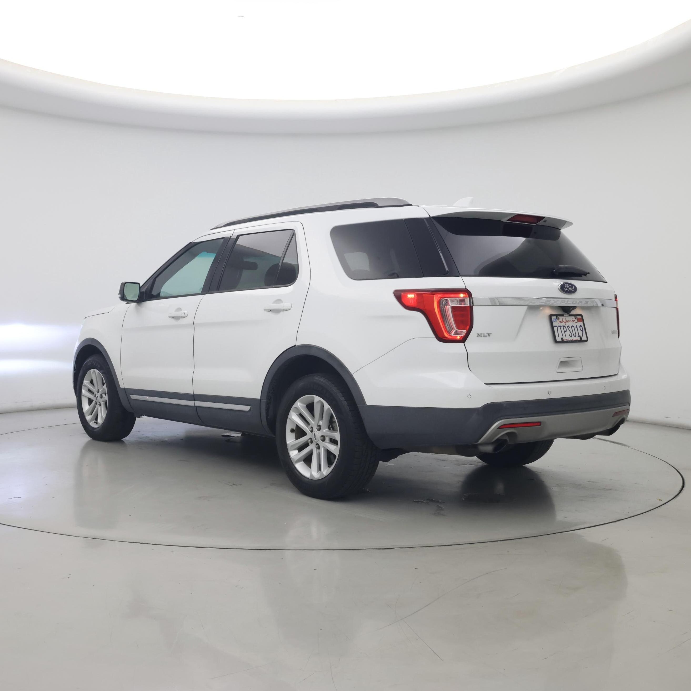 Thumbnail: 2016 Ford Explorer - 2