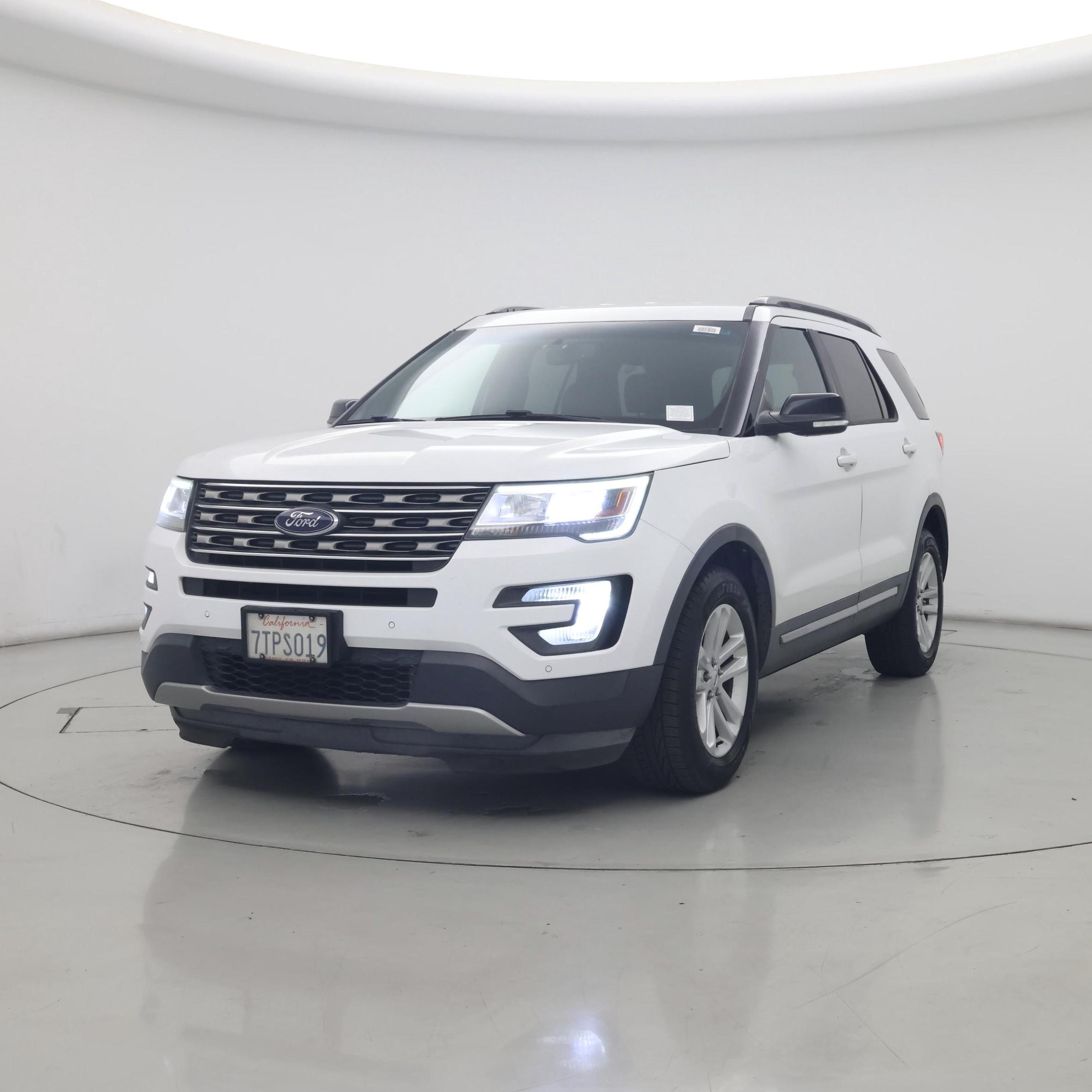 Thumbnail: 2016 Ford Explorer - 4