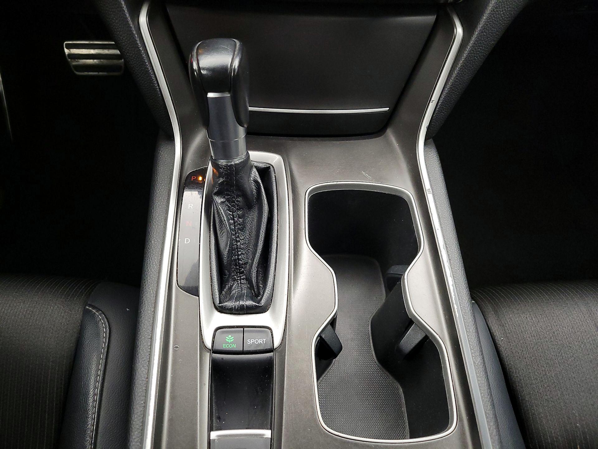 Thumbnail: 2018 Honda Accord - 17