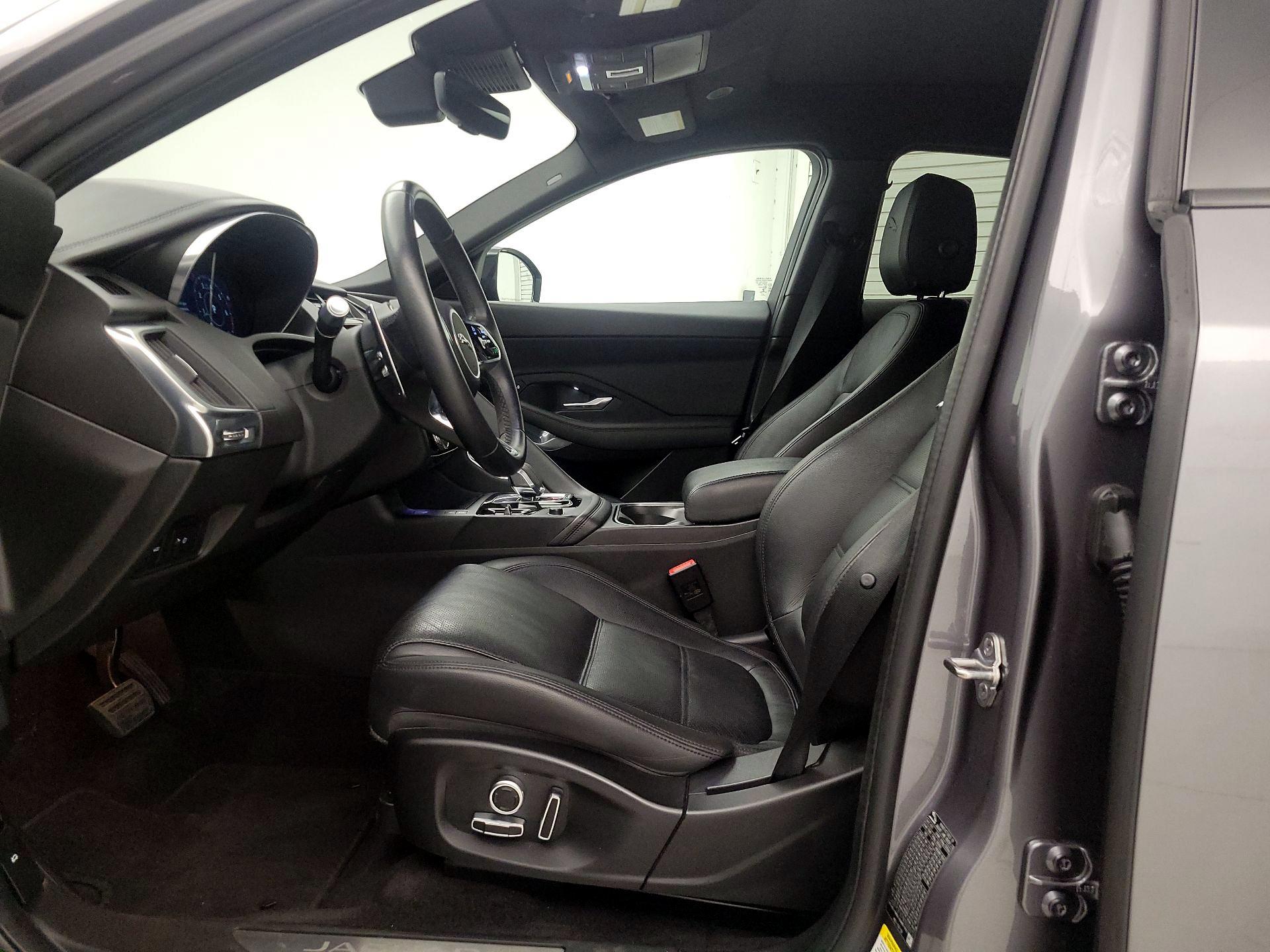 Thumbnail: 2022 Jaguar E-Pace - 11