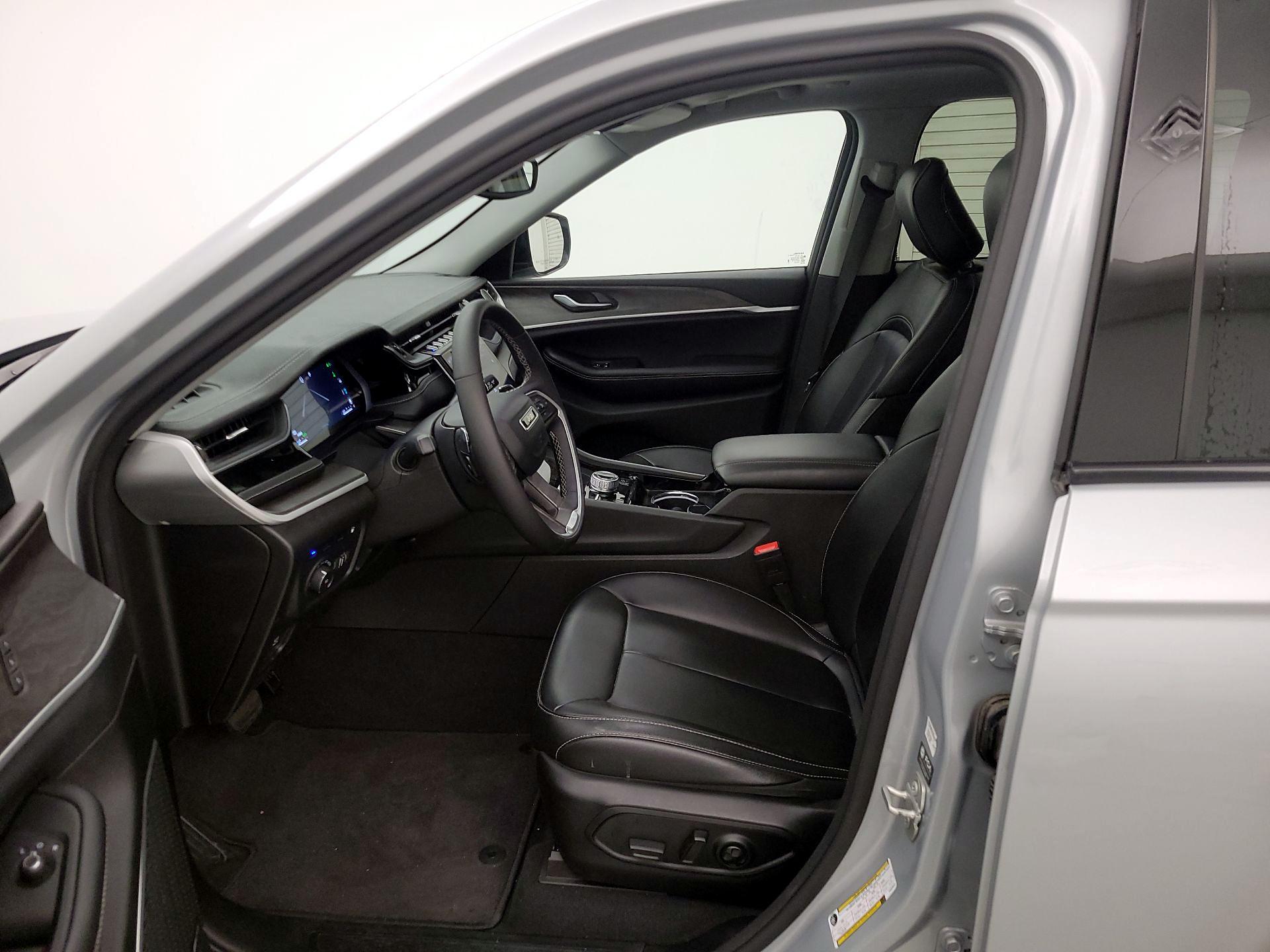 Thumbnail: 2023 Jeep Grand Cherokee - 11