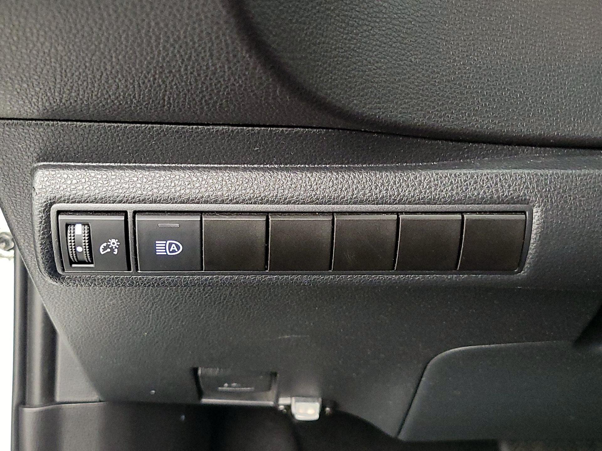 Thumbnail: 2021 Toyota Corolla - 13