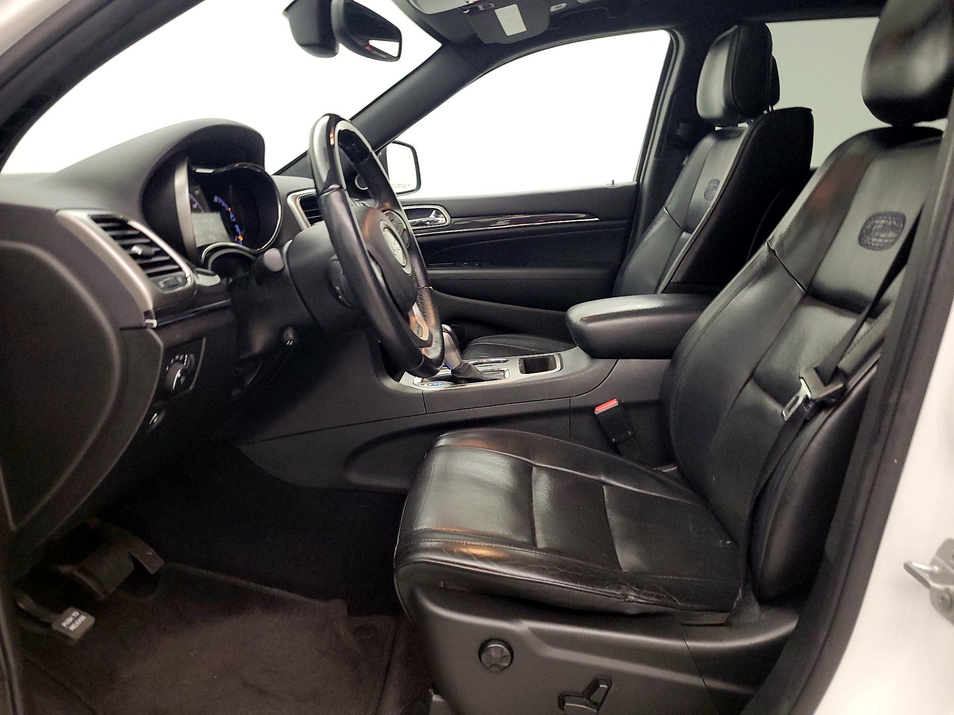 Thumbnail: 2018 Jeep Grand Cherokee - 11