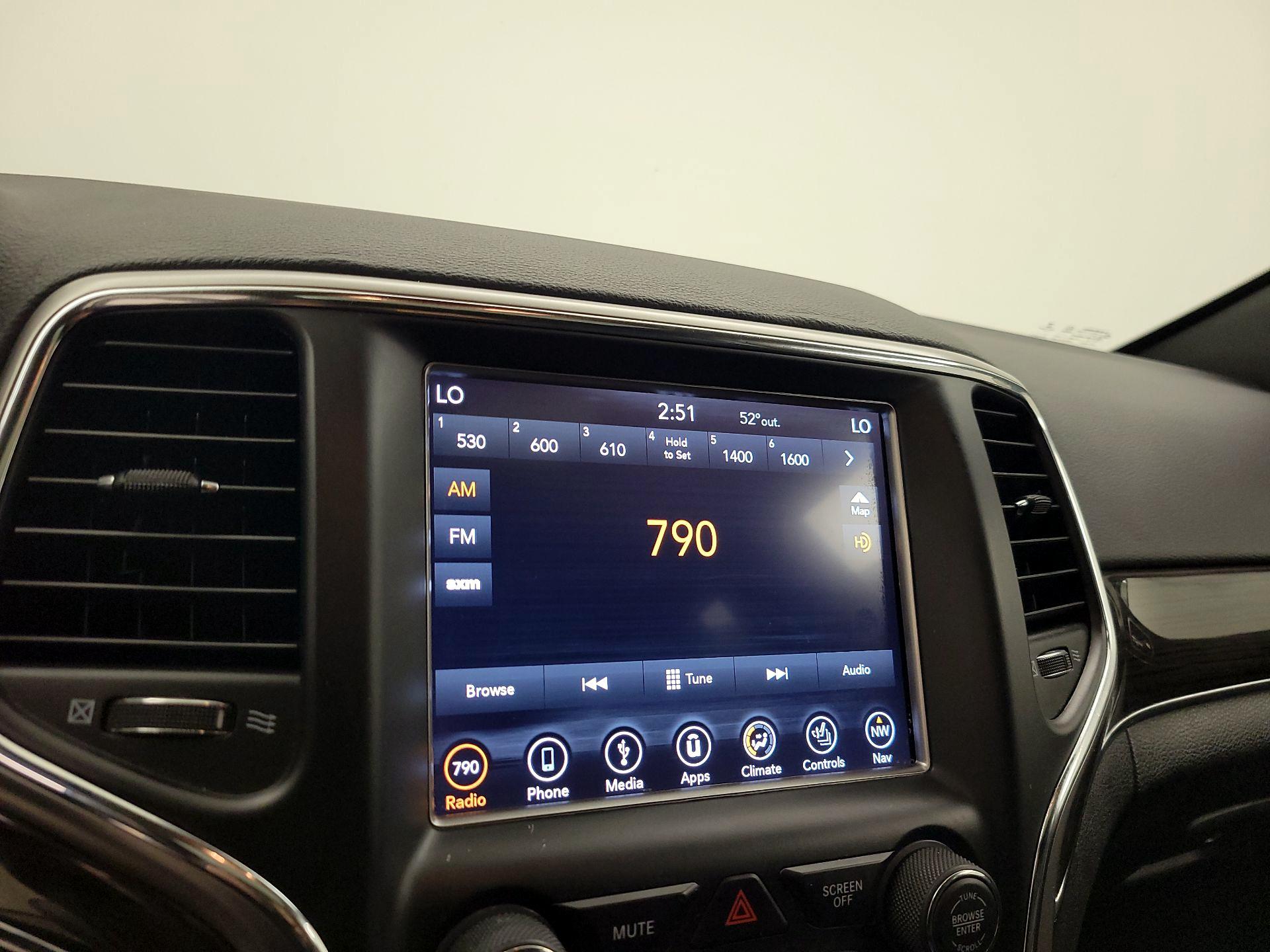 Thumbnail: 2018 Jeep Grand Cherokee - 15