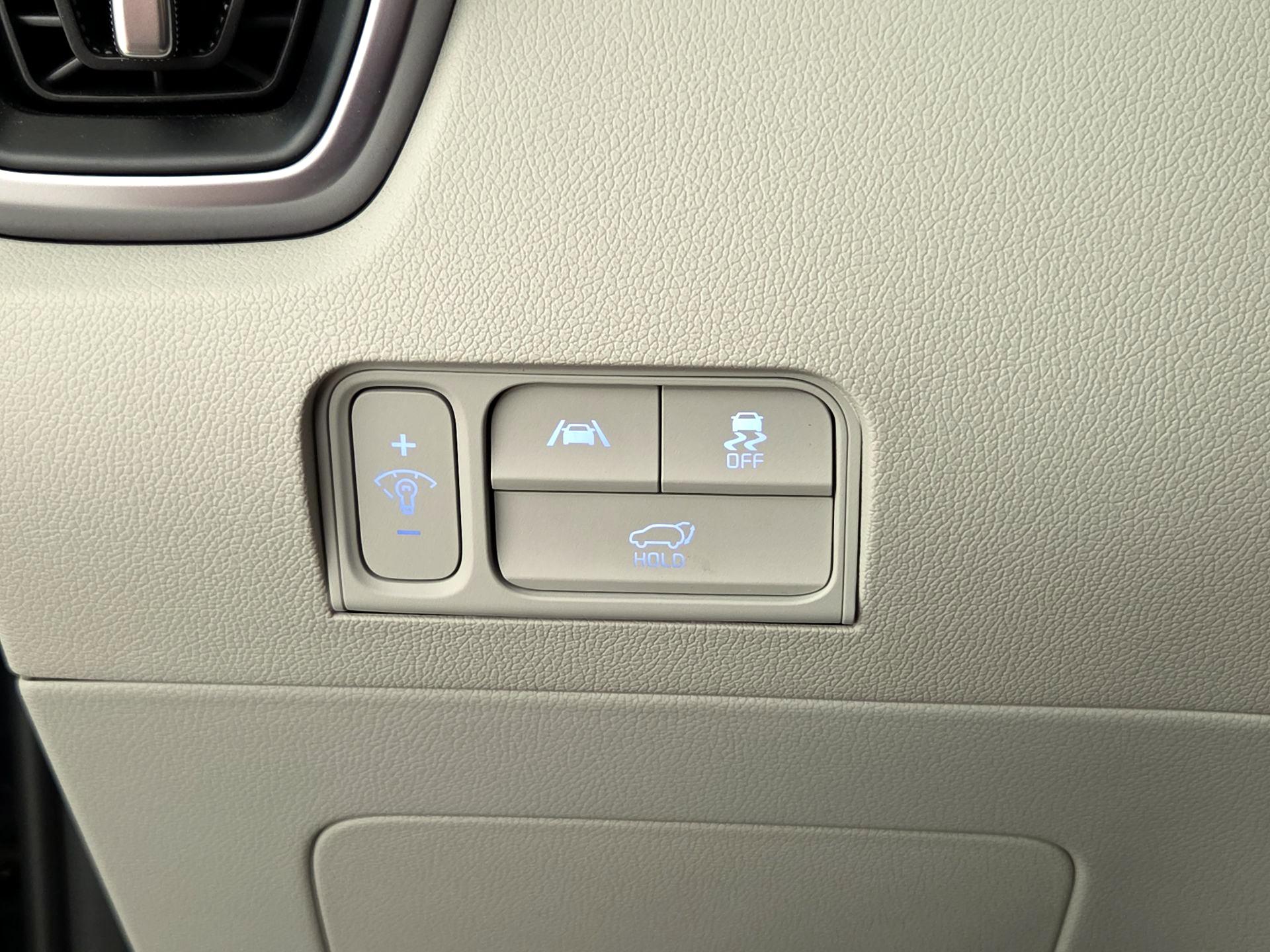 Thumbnail: 2023 Kia Sorento - 13