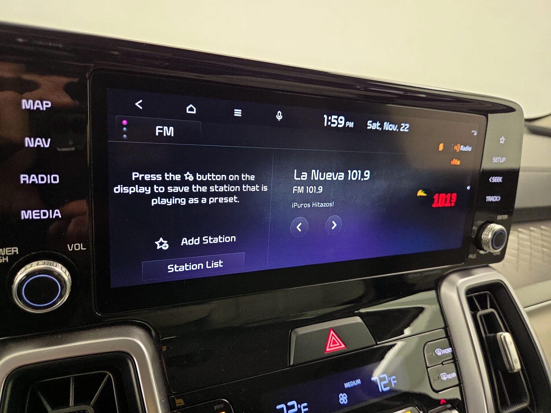 Thumbnail: 2023 Kia Sorento - 16