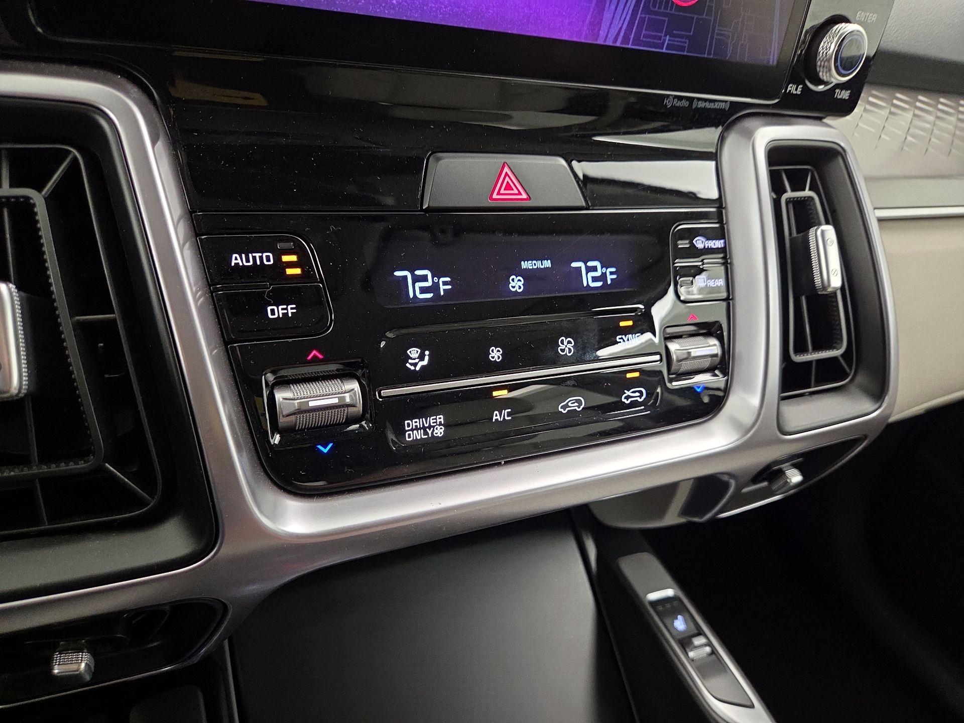 Thumbnail: 2023 Kia Sorento - 17