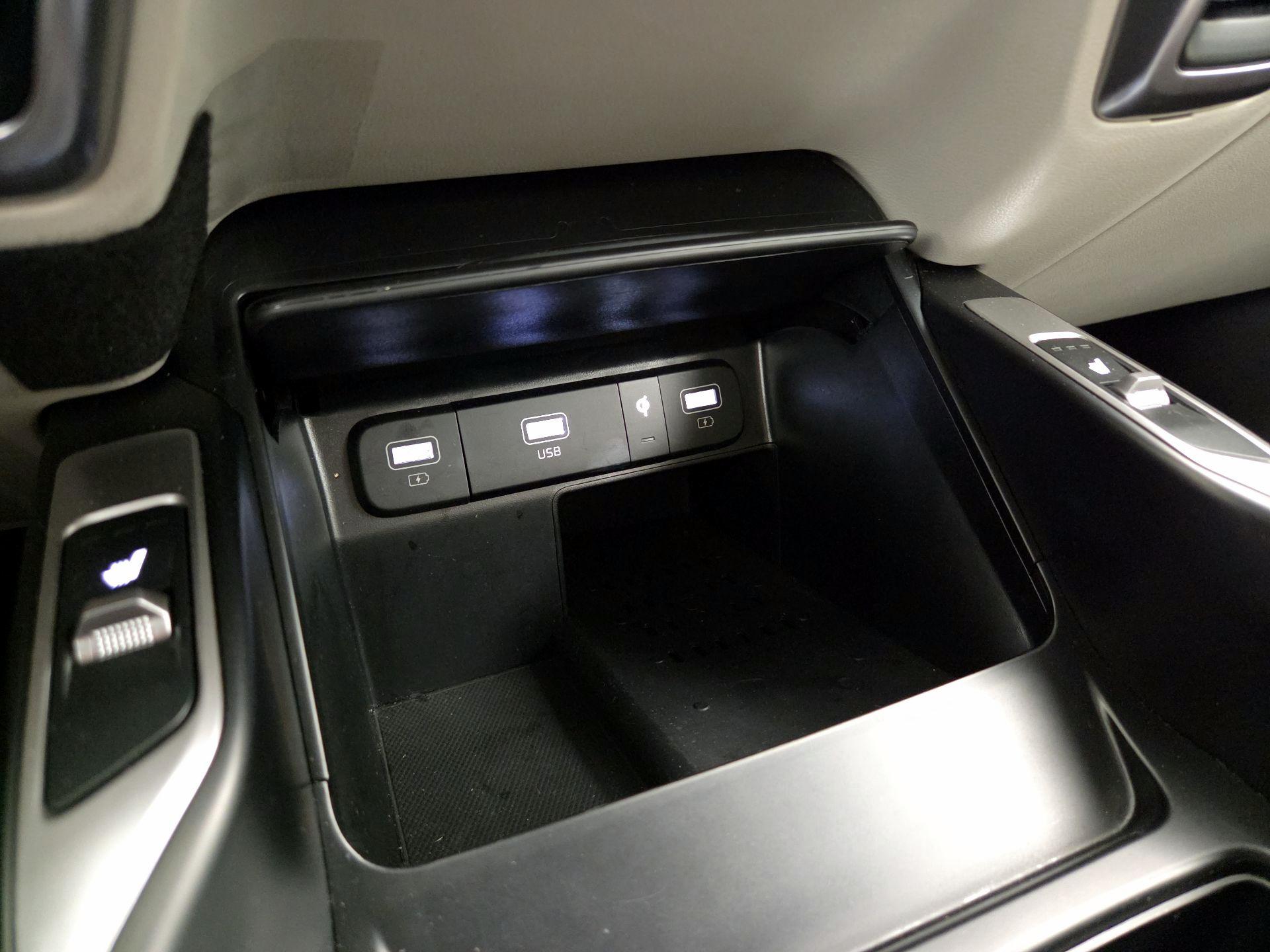 Thumbnail: 2023 Kia Sorento - 19