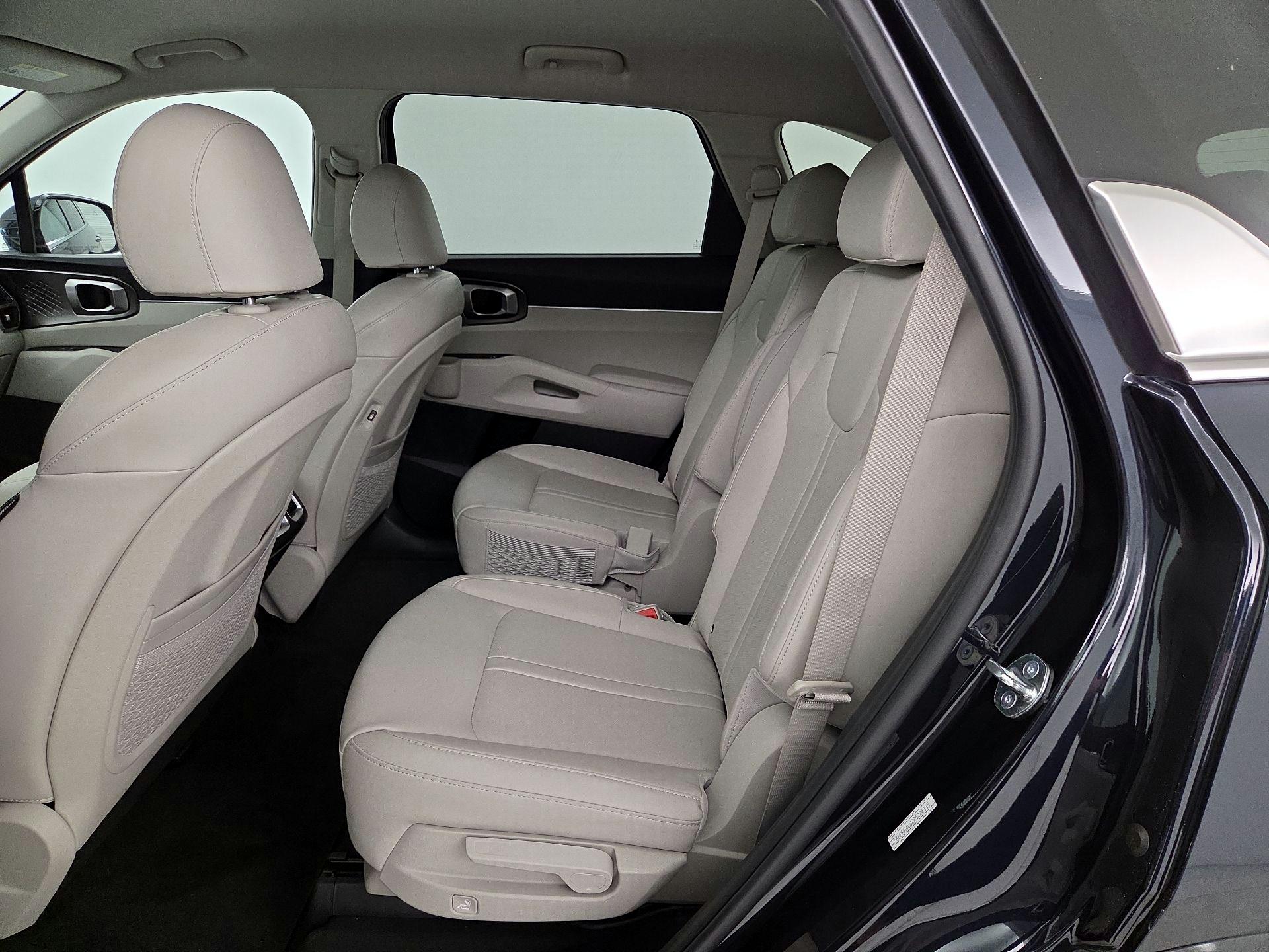 Thumbnail: 2023 Kia Sorento - 20