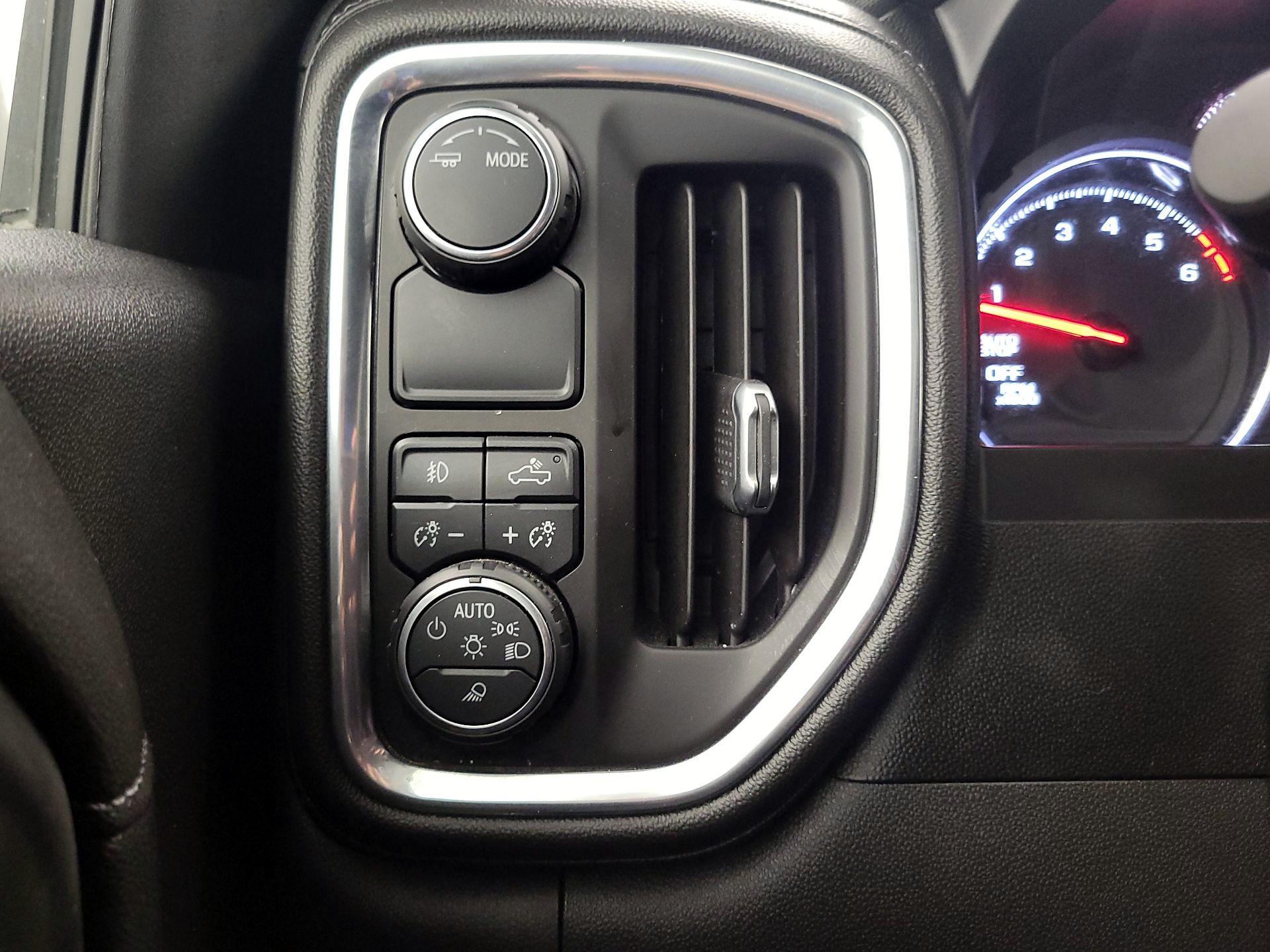 Thumbnail: 2020 Chevrolet Silverado 1500 - 13