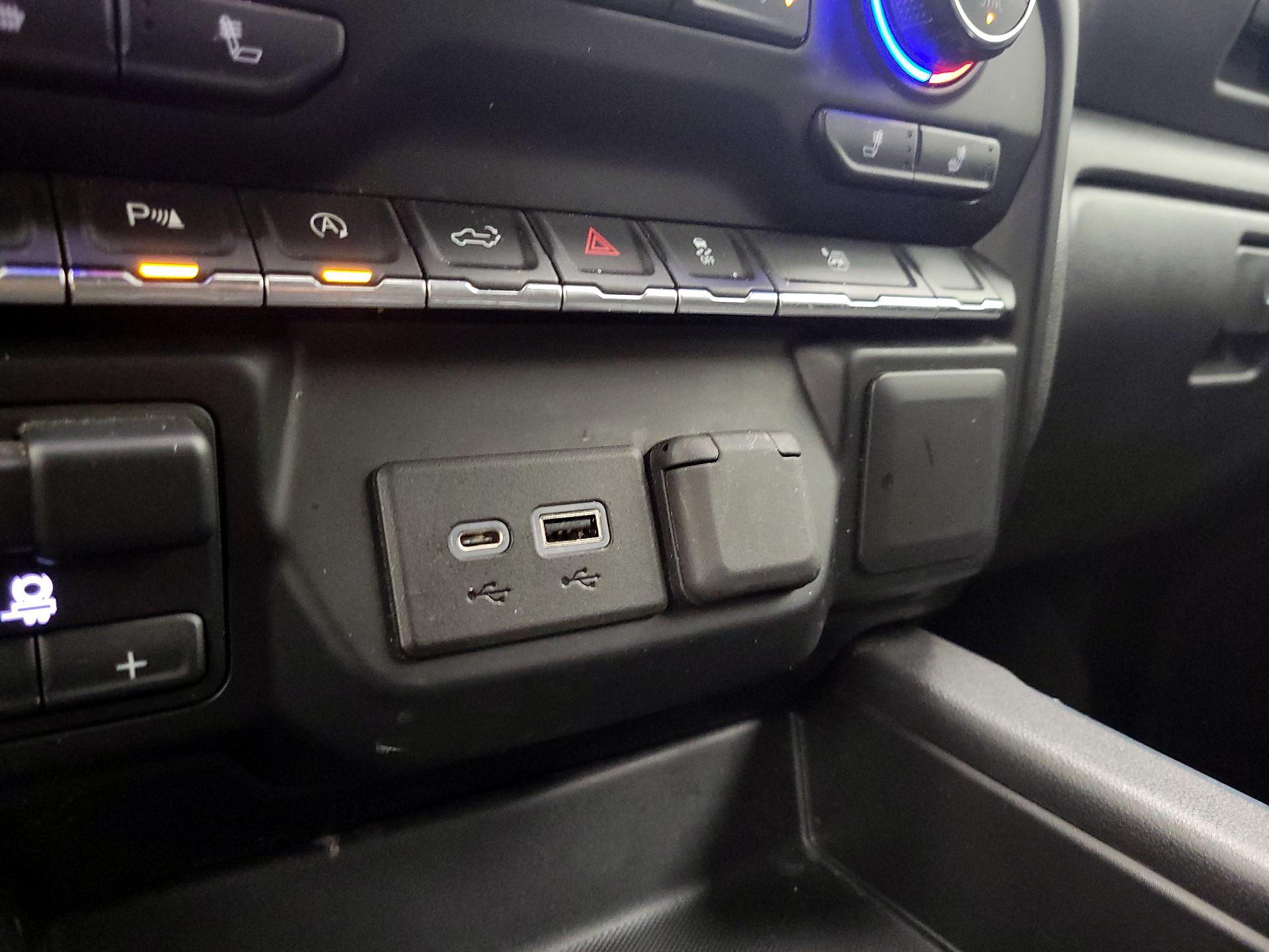 Thumbnail: 2020 Chevrolet Silverado 1500 - 19