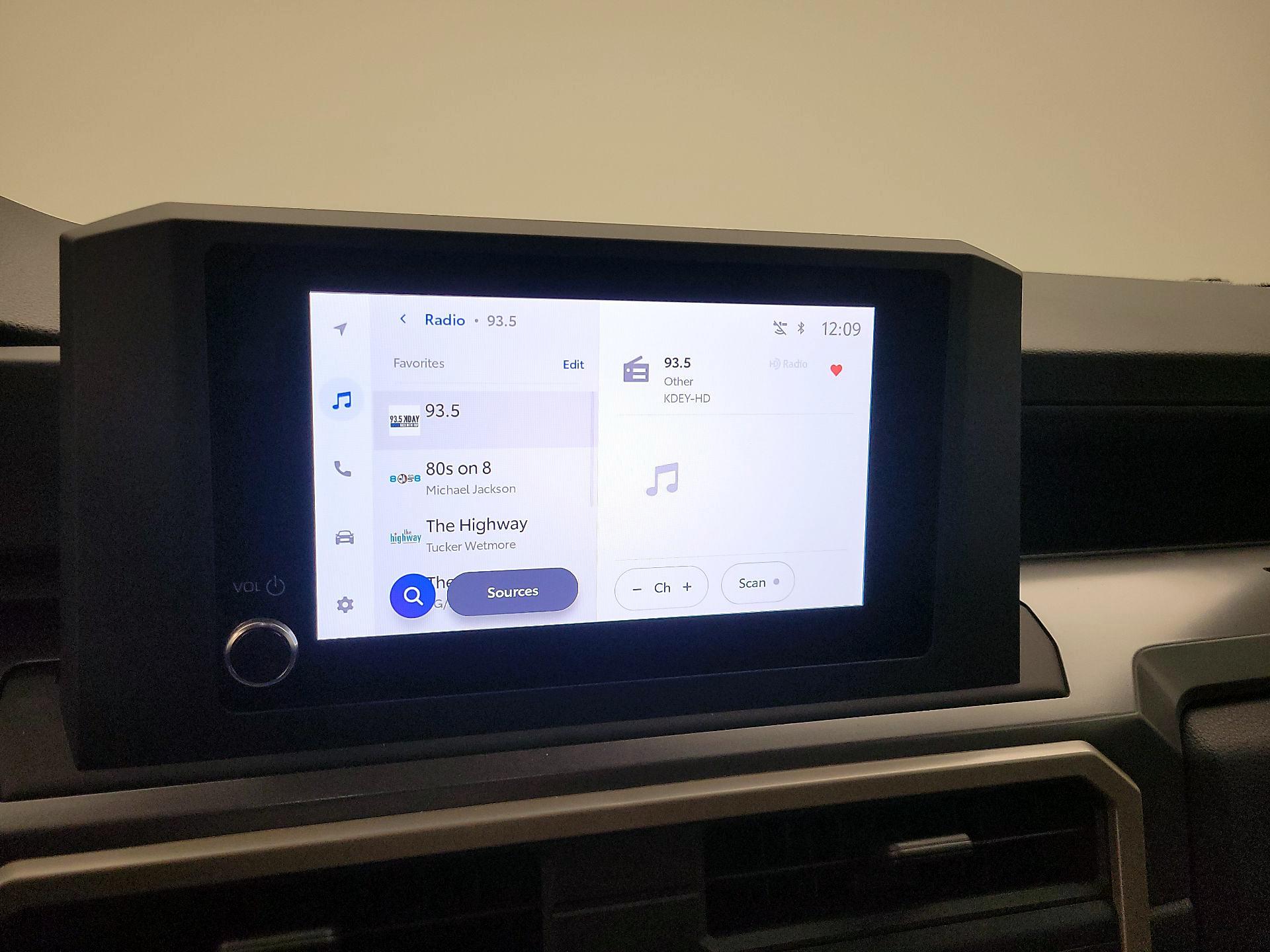 Thumbnail: 2025 Toyota Tacoma - 15