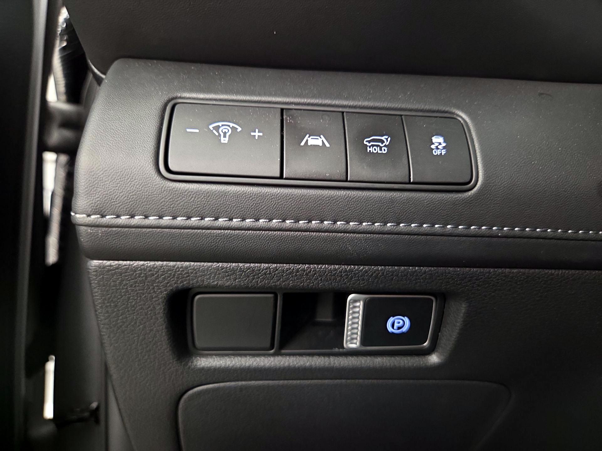 Thumbnail: 2022 Hyundai Santa Fe - 13