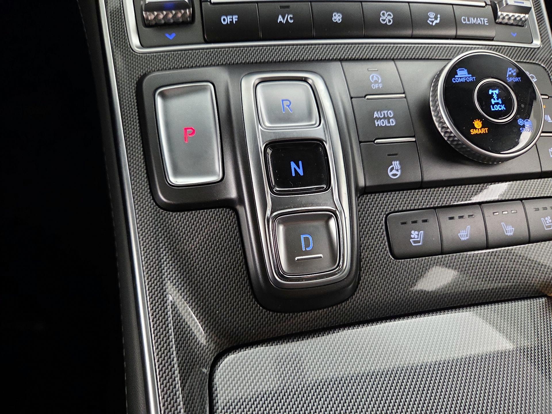 Thumbnail: 2022 Hyundai Santa Fe - 18