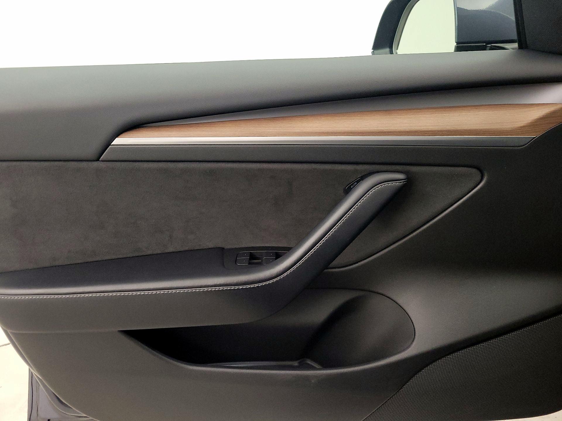 Thumbnail: 2022 Tesla Model 3 - 12