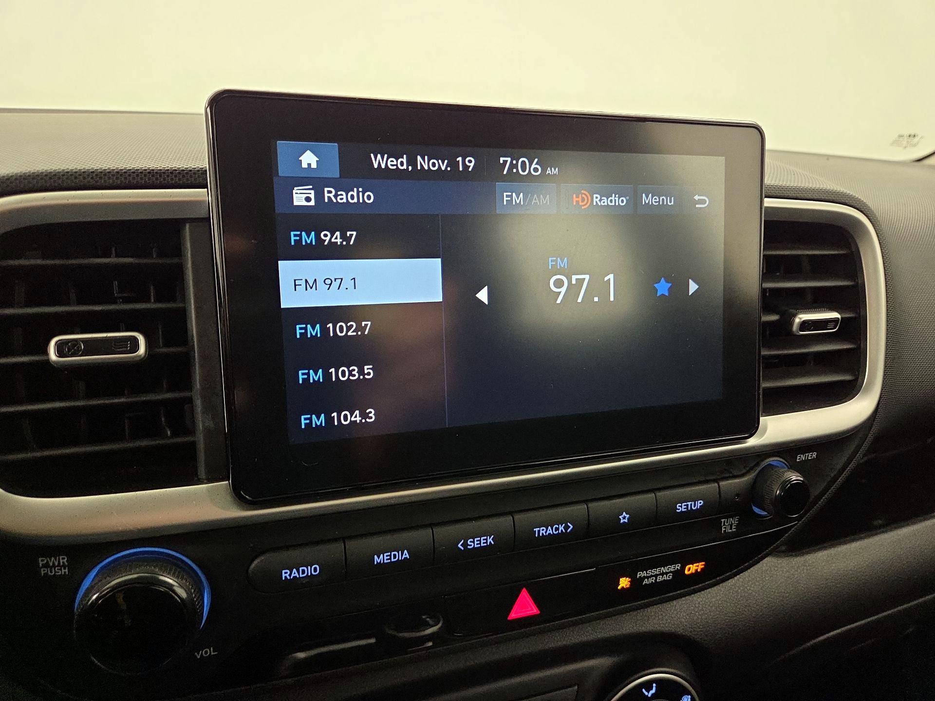 Thumbnail: 2023 Hyundai Venue - 15