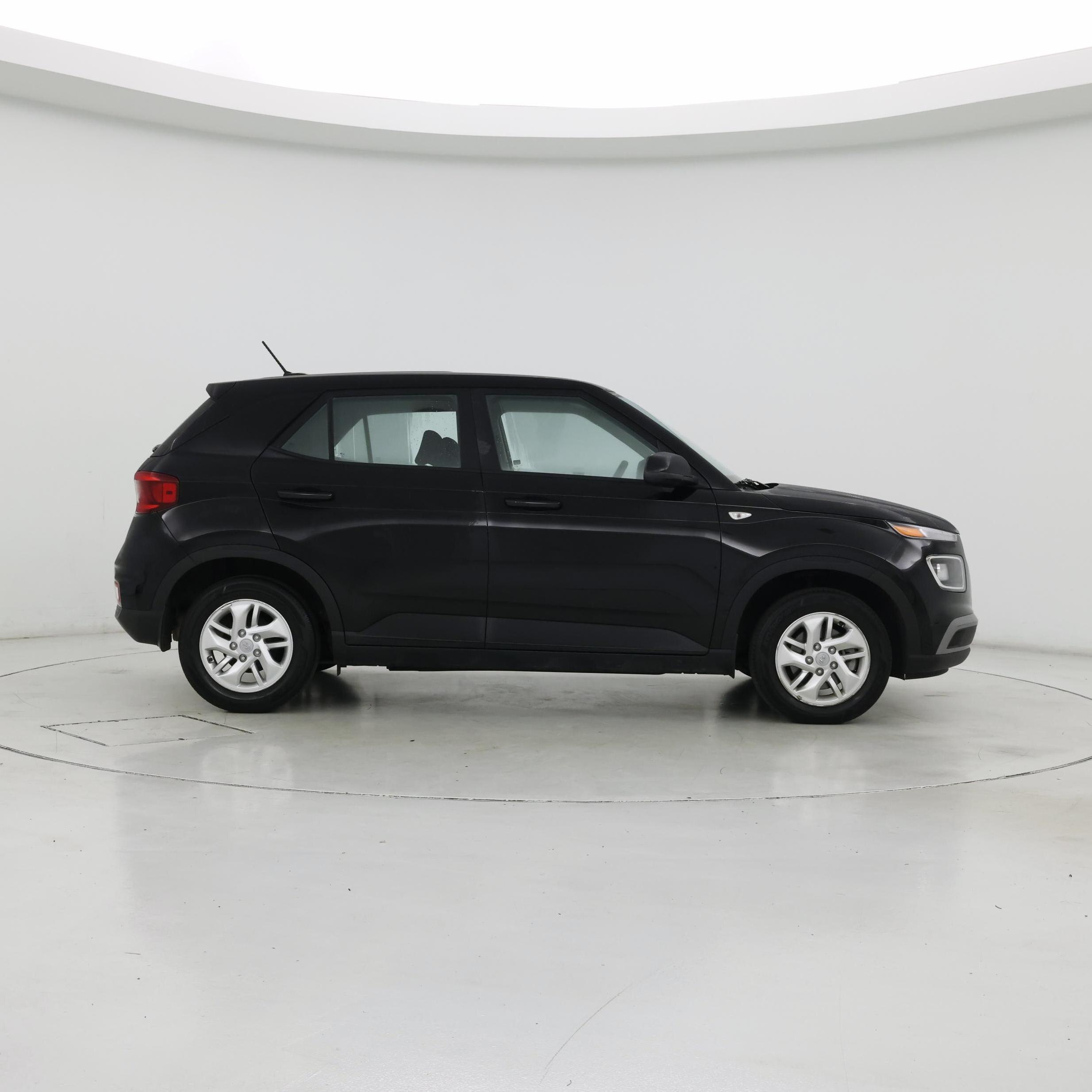 Thumbnail: 2023 Hyundai Venue - 7