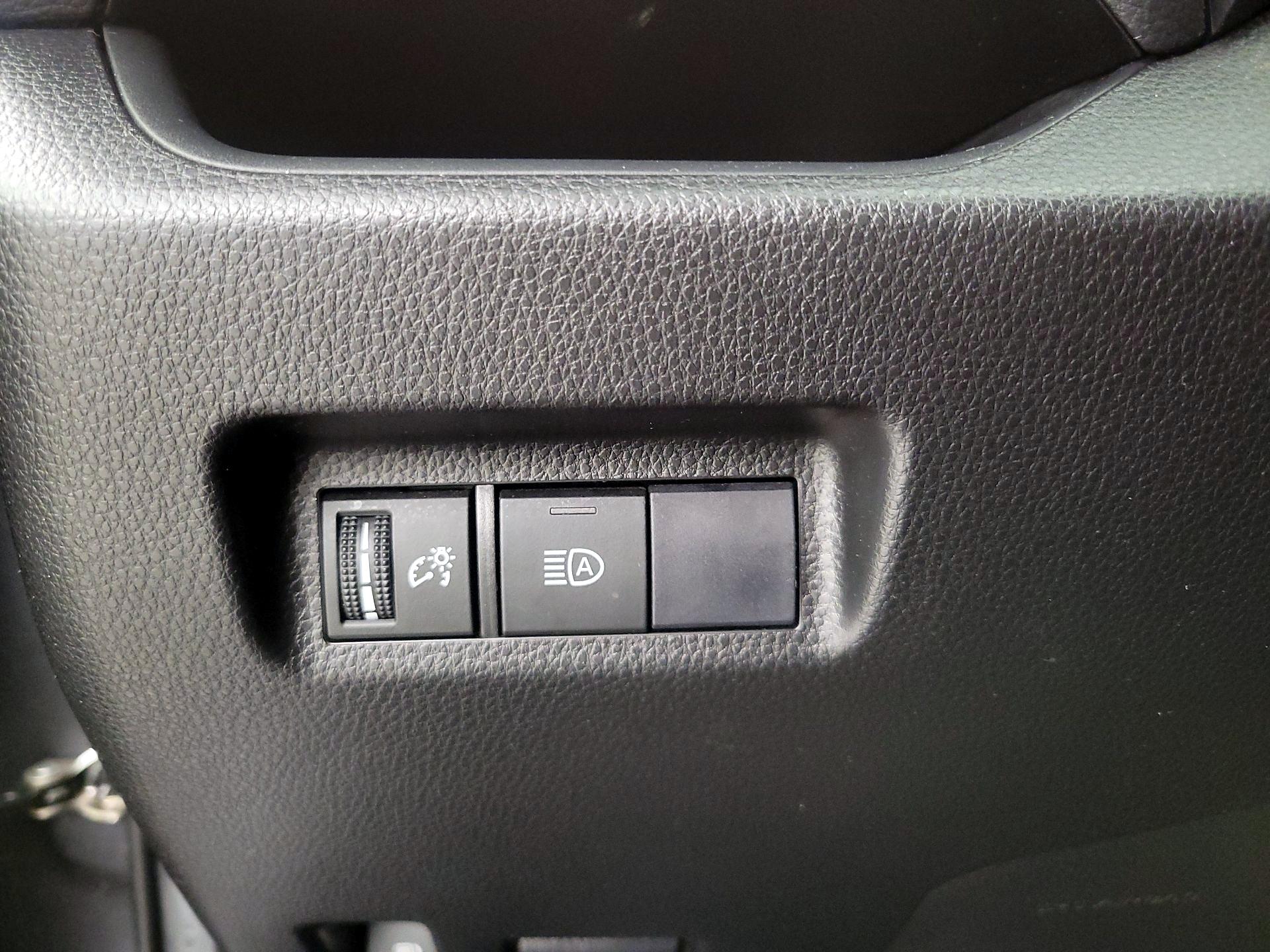 Thumbnail: 2020 Toyota RAV4 - 13