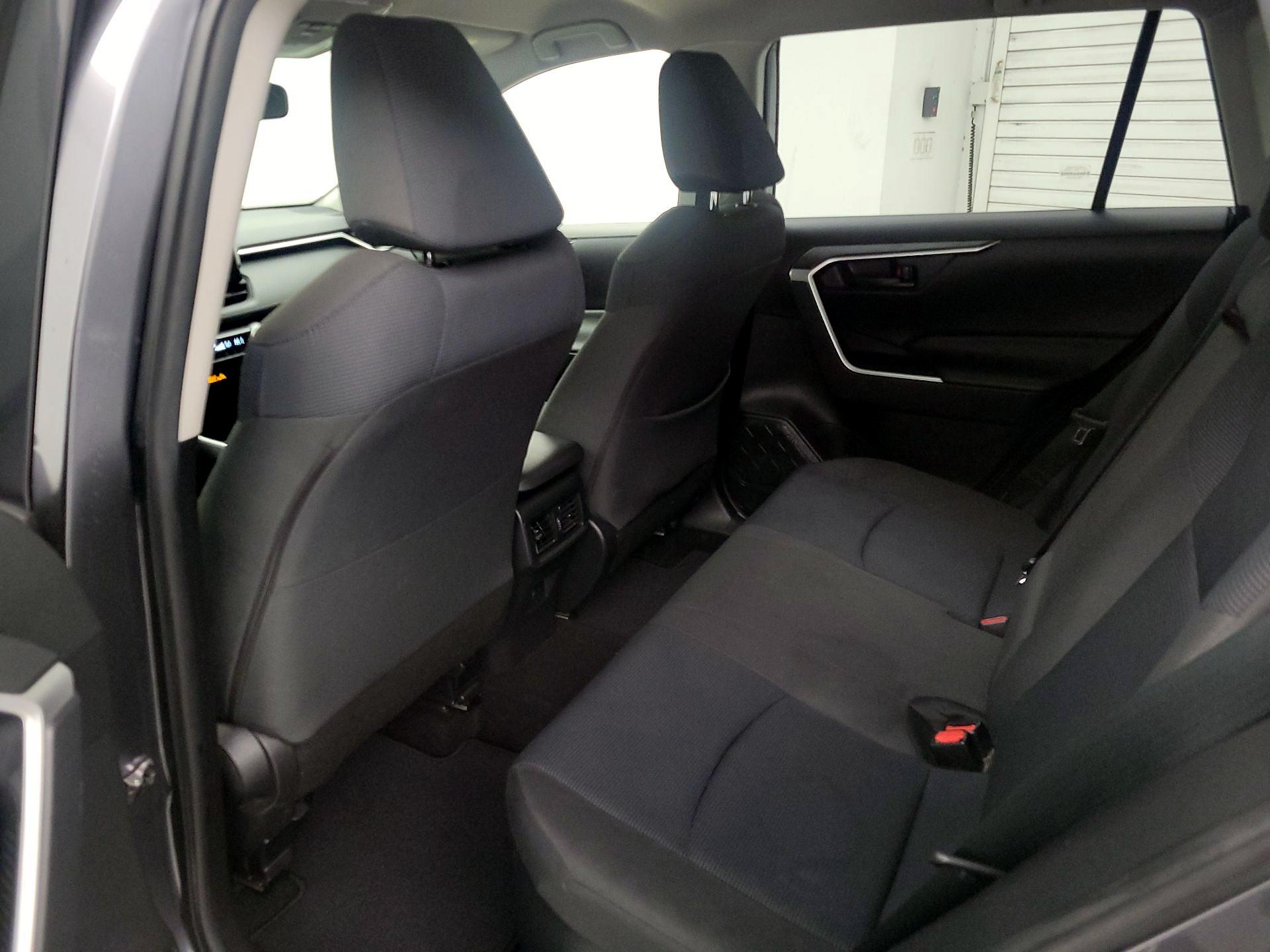 Thumbnail: 2020 Toyota RAV4 - 19