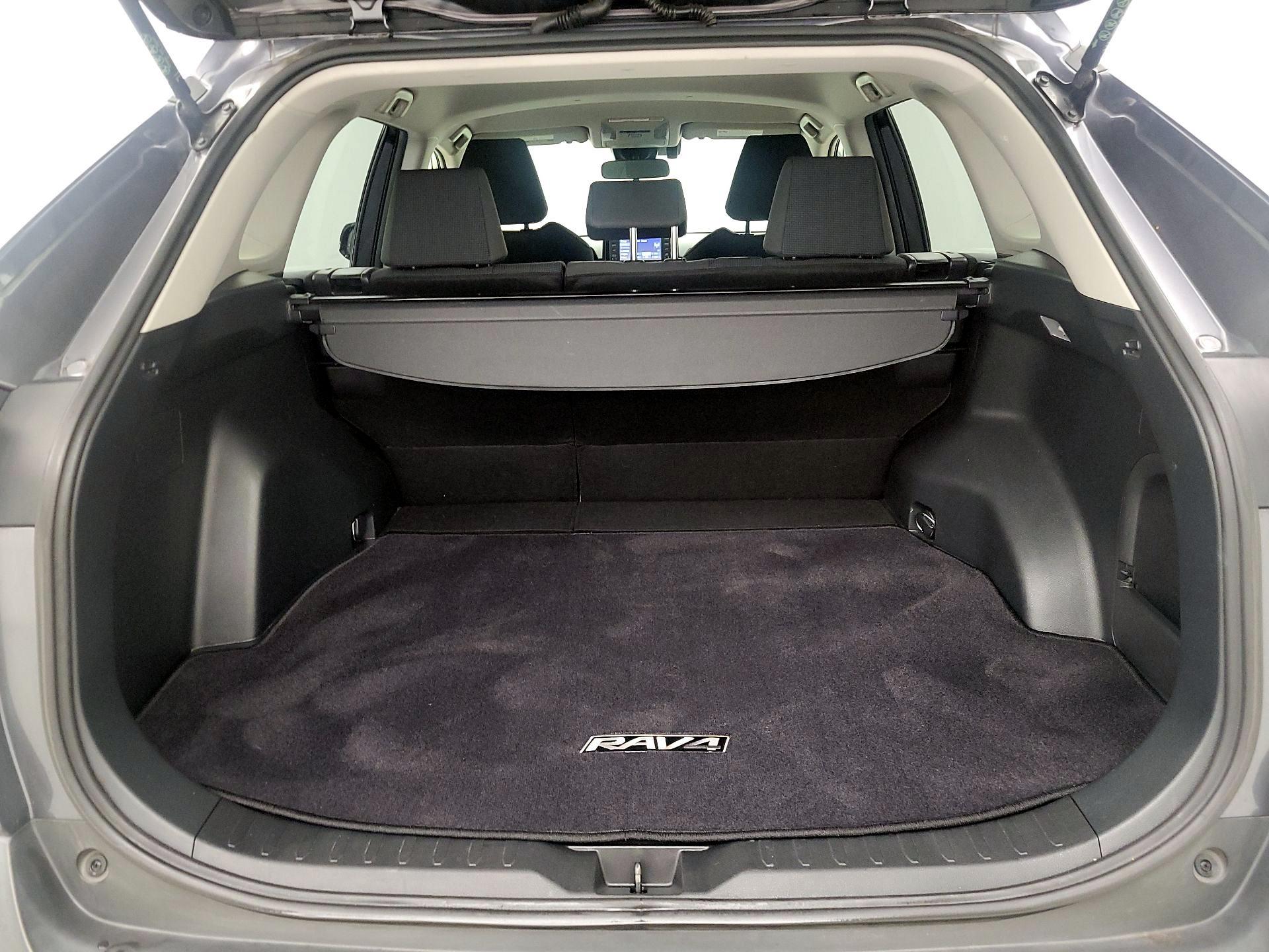 Thumbnail: 2020 Toyota RAV4 - 20