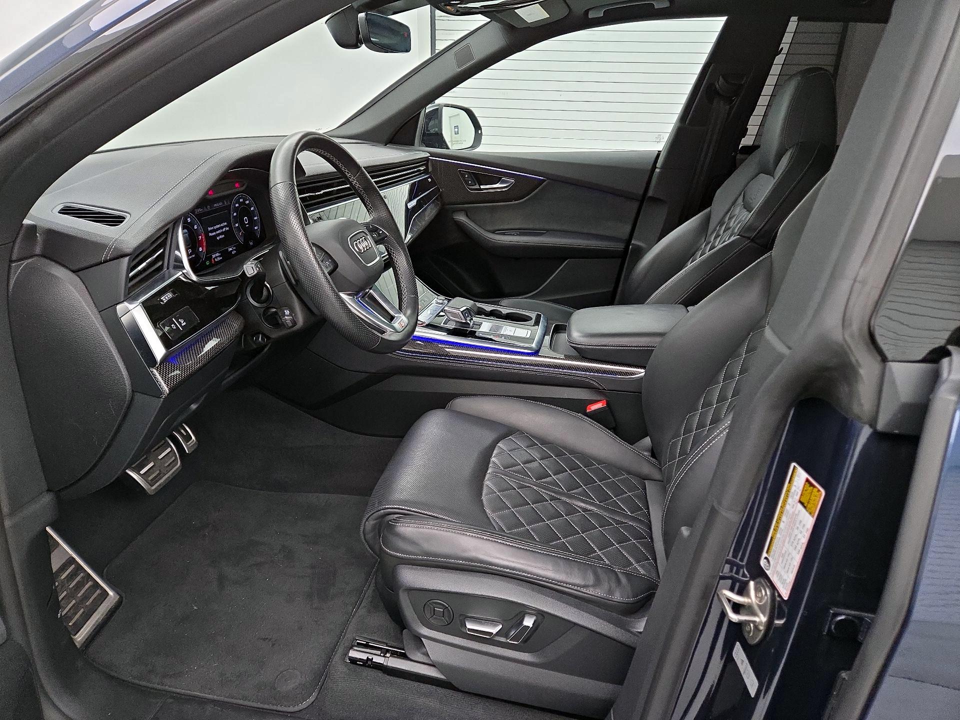 Thumbnail: 2023 Audi SQ8 - 11