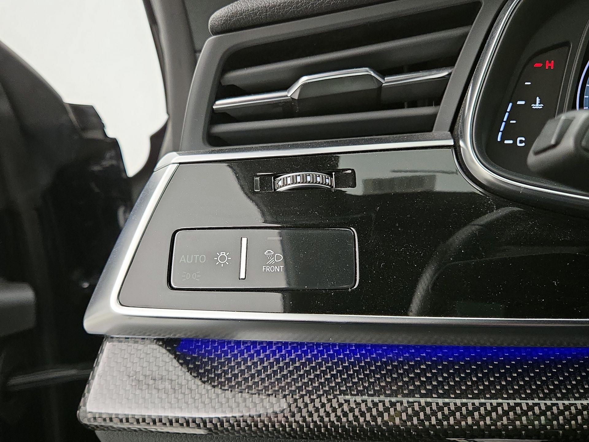 Thumbnail: 2023 Audi SQ8 - 13