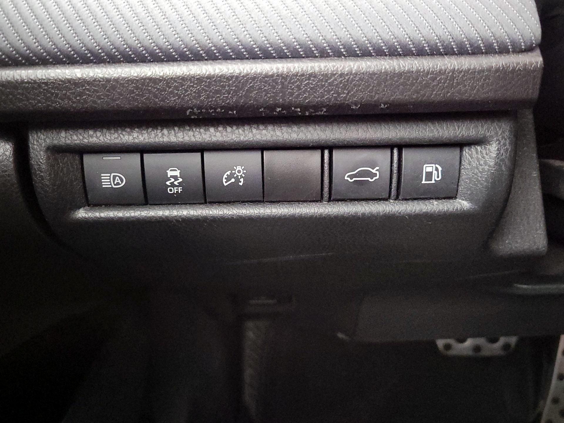 Thumbnail: 2025 Toyota Camry - 13