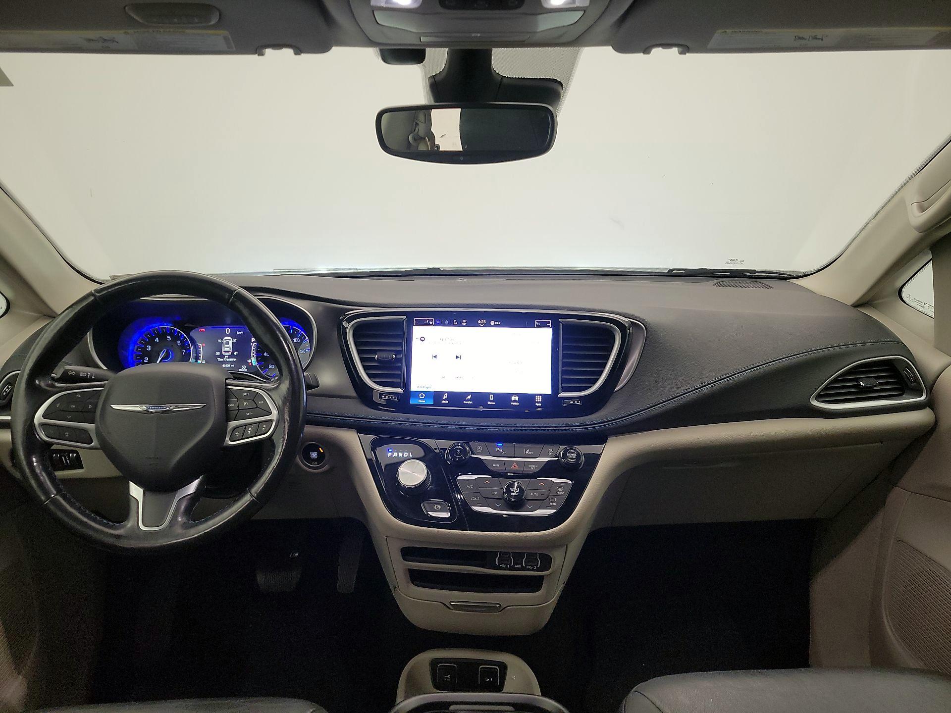 Thumbnail: 2021 Chrysler Pacifica - 9