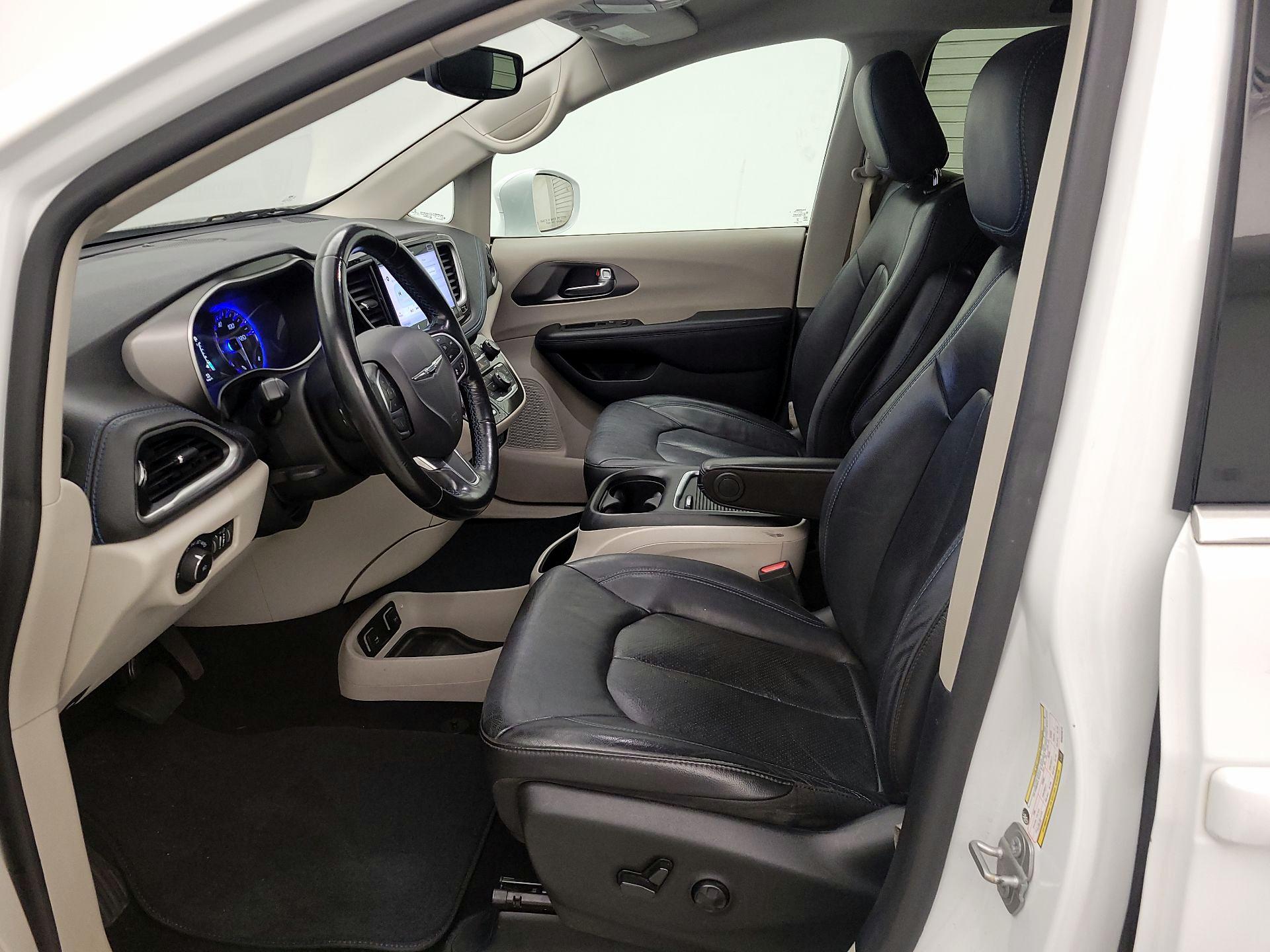 Thumbnail: 2021 Chrysler Pacifica - 11