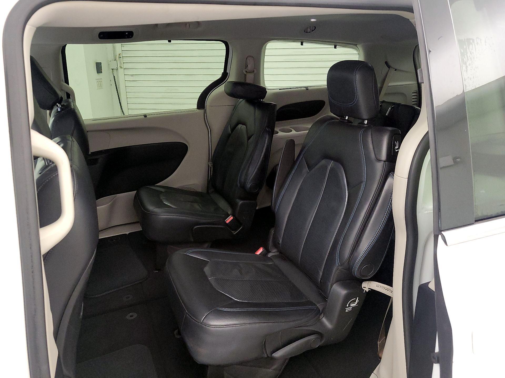 Thumbnail: 2021 Chrysler Pacifica - 19