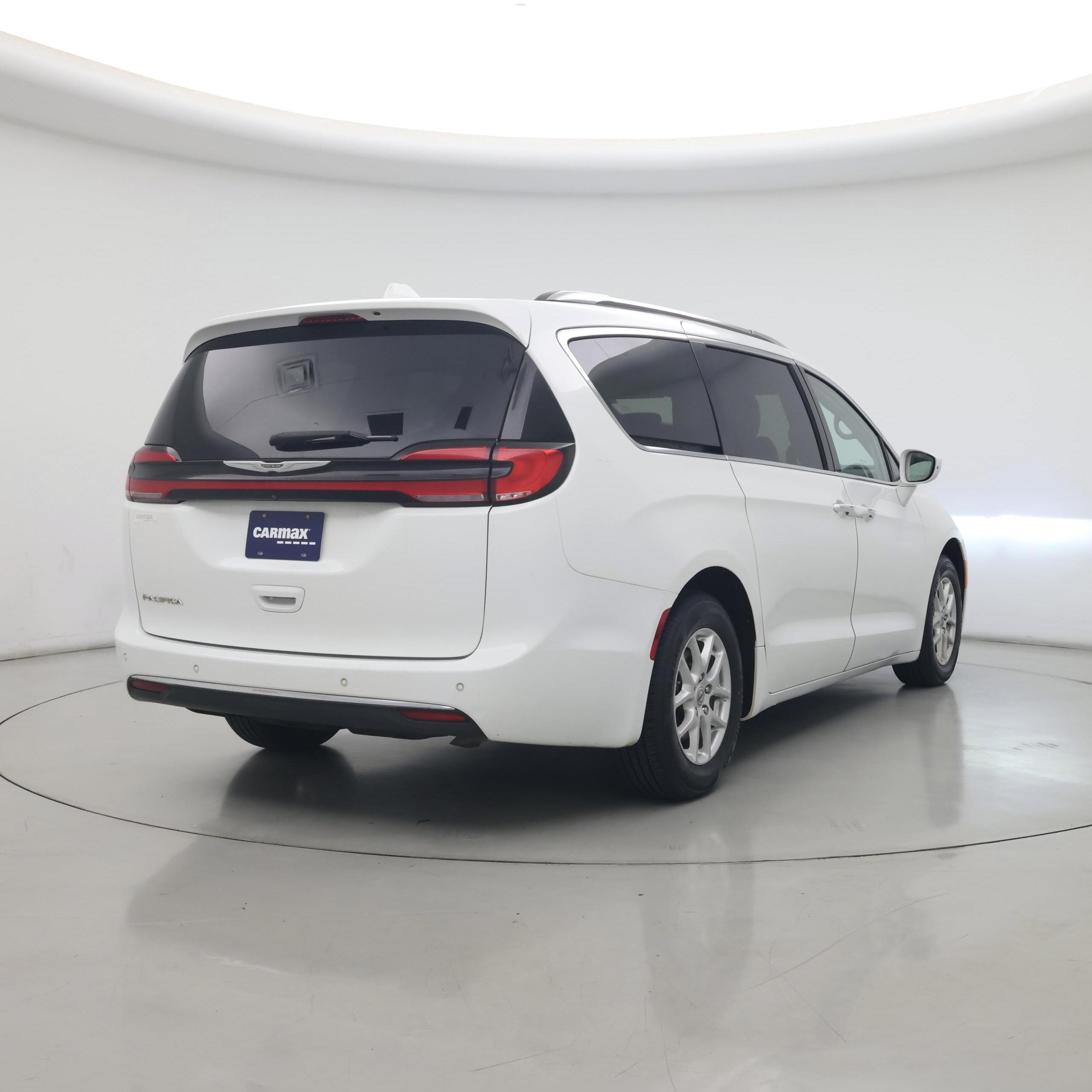 Thumbnail: 2021 Chrysler Pacifica - 8