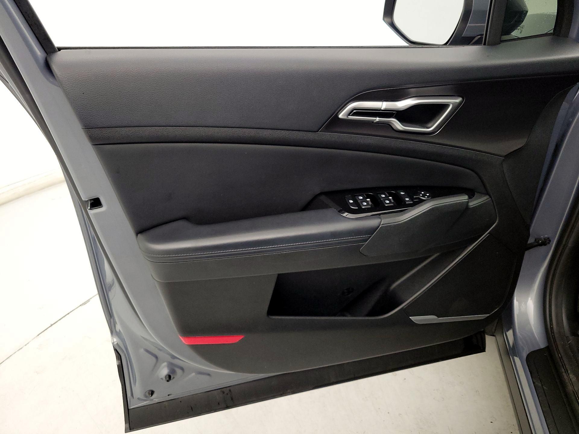 Thumbnail: 2023 Kia Sportage - 12