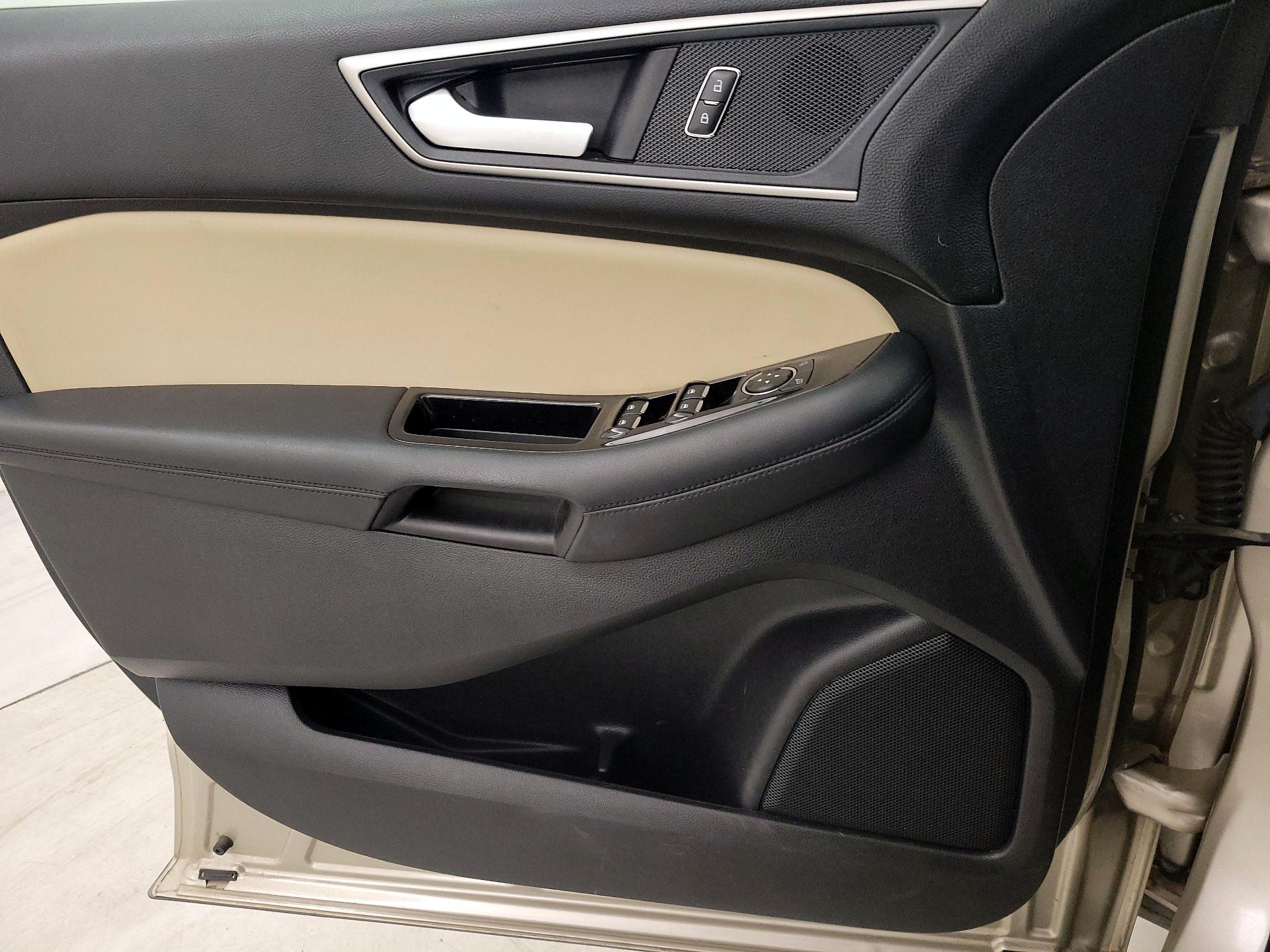 Thumbnail: 2018 Ford Edge - 12